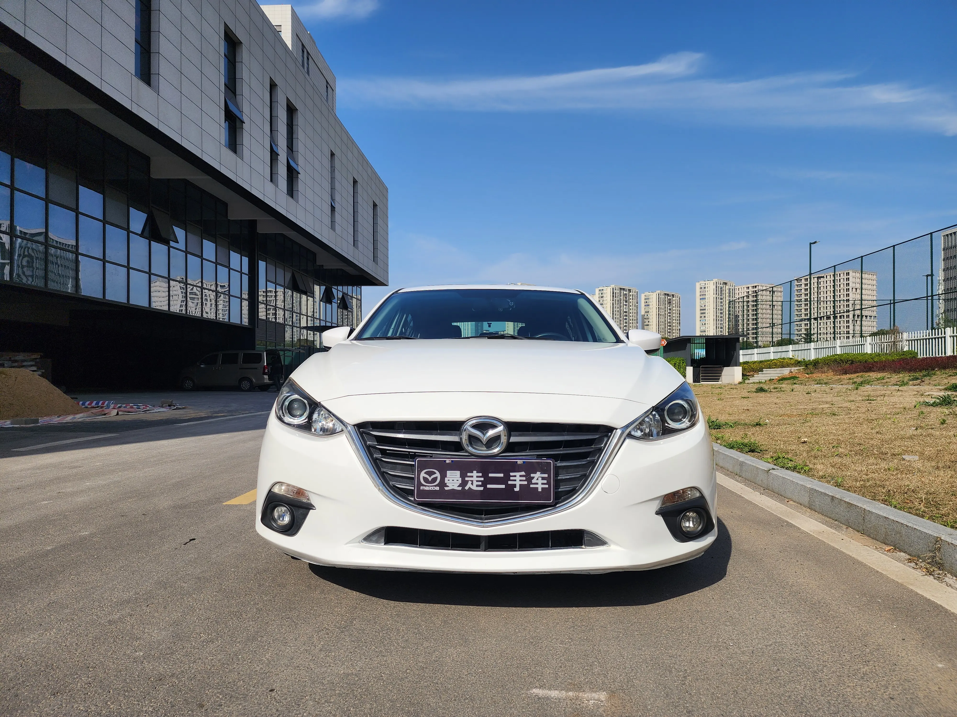 Mazda Axela (Mazda3)  из Китая
