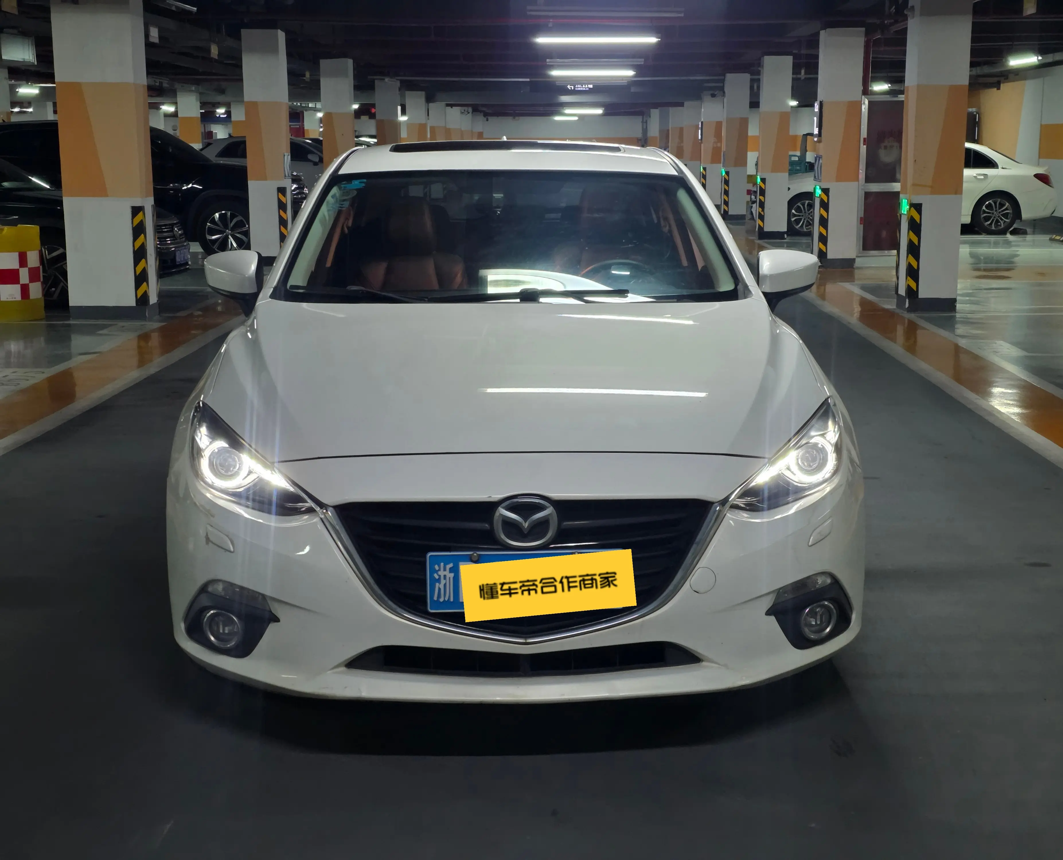 Mazda Axela (Mazda3)  из Китая