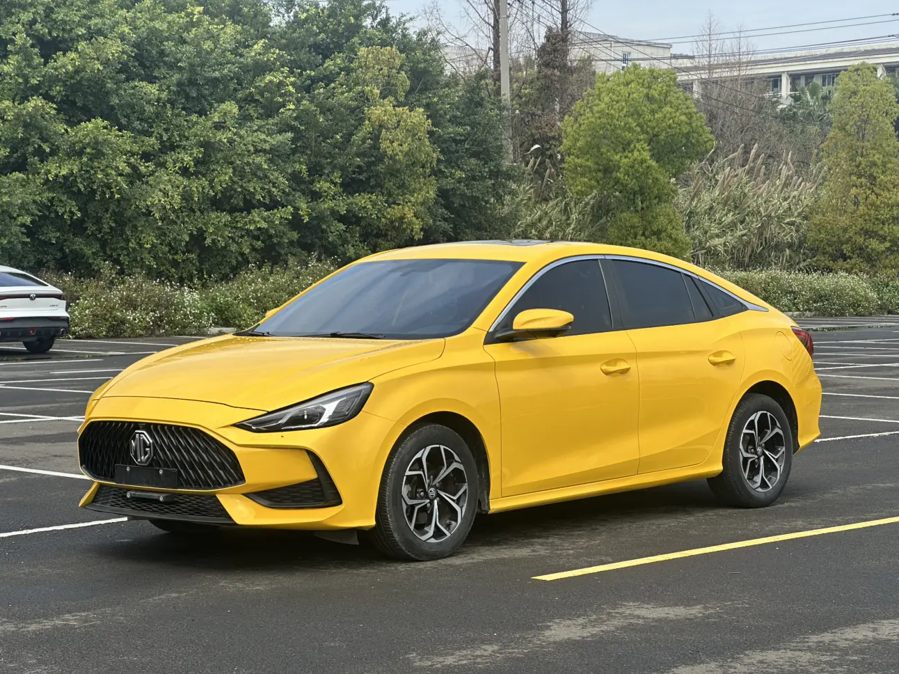 MG 5  из Китая