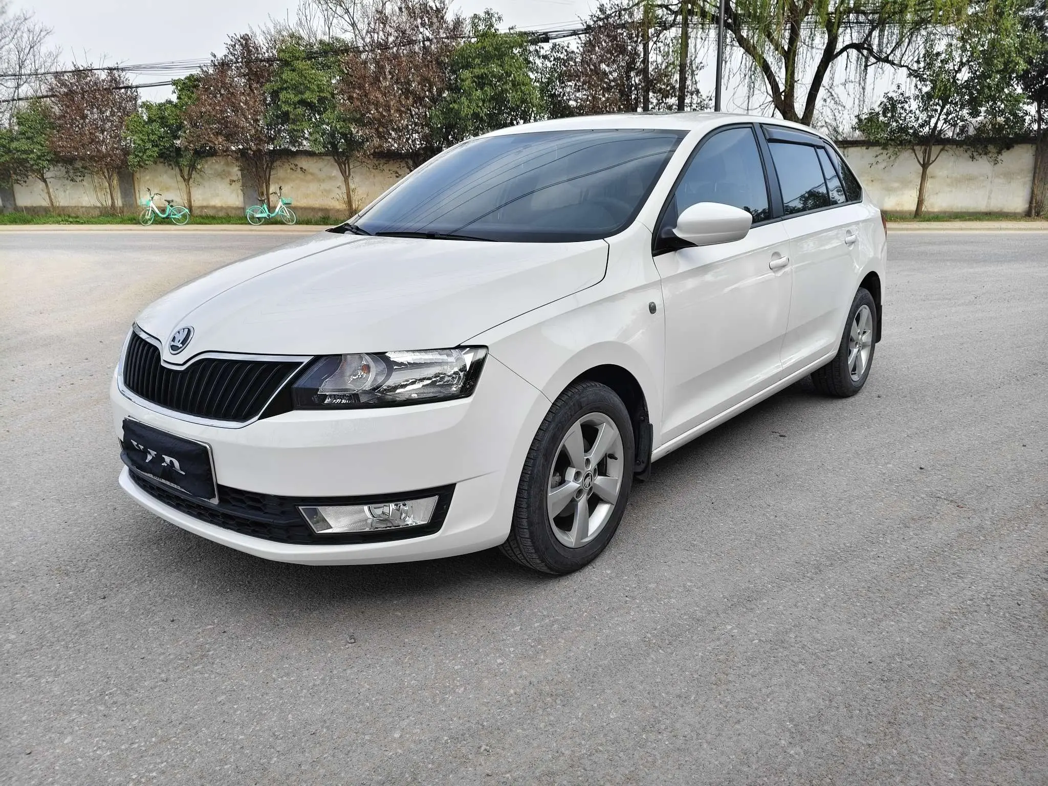 Skoda Xin Dong  из Китая