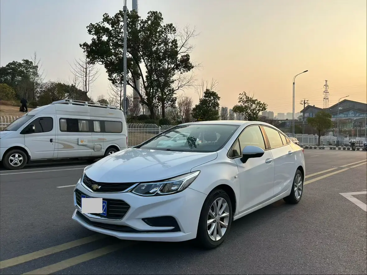 Chevrolet Monza (Cruze)  из Китая