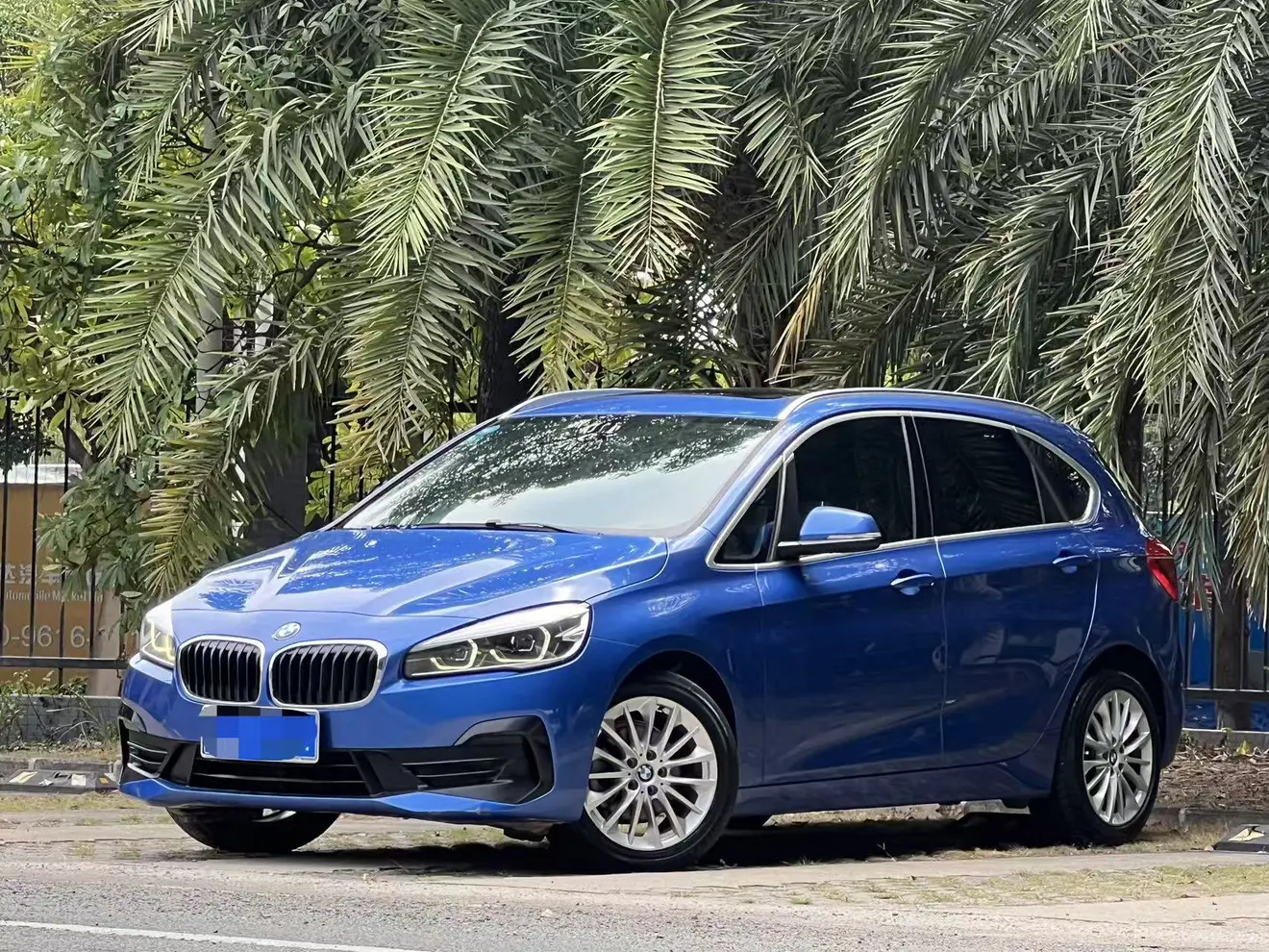 BMW 2 Series Active Tourer  из Китая
