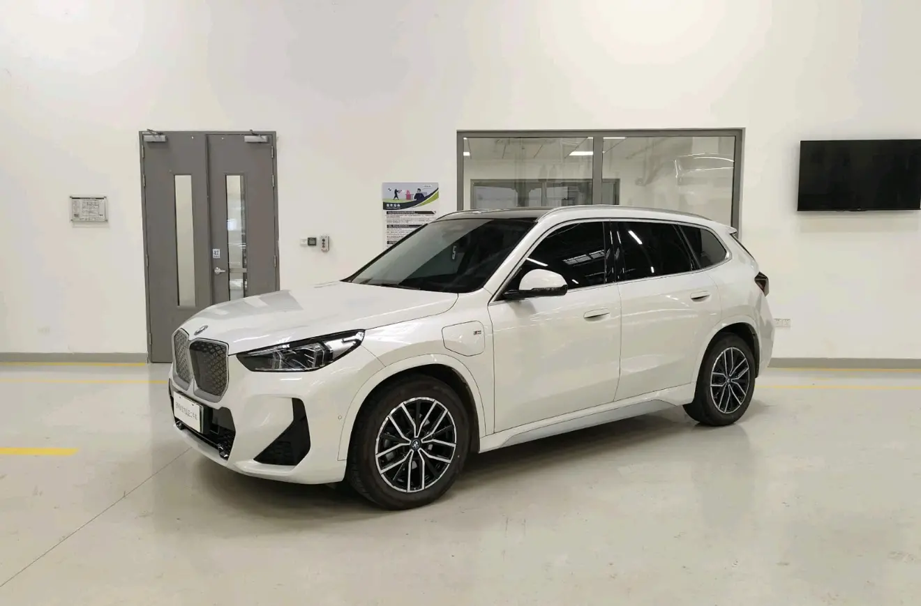 BMW iX1  из Китая