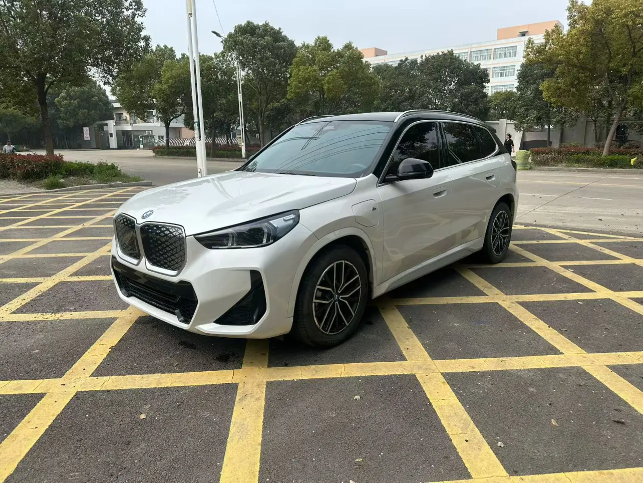 BMW iX1  из Китая