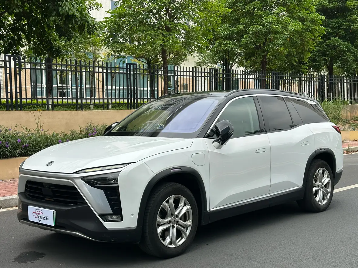 NIO ES8