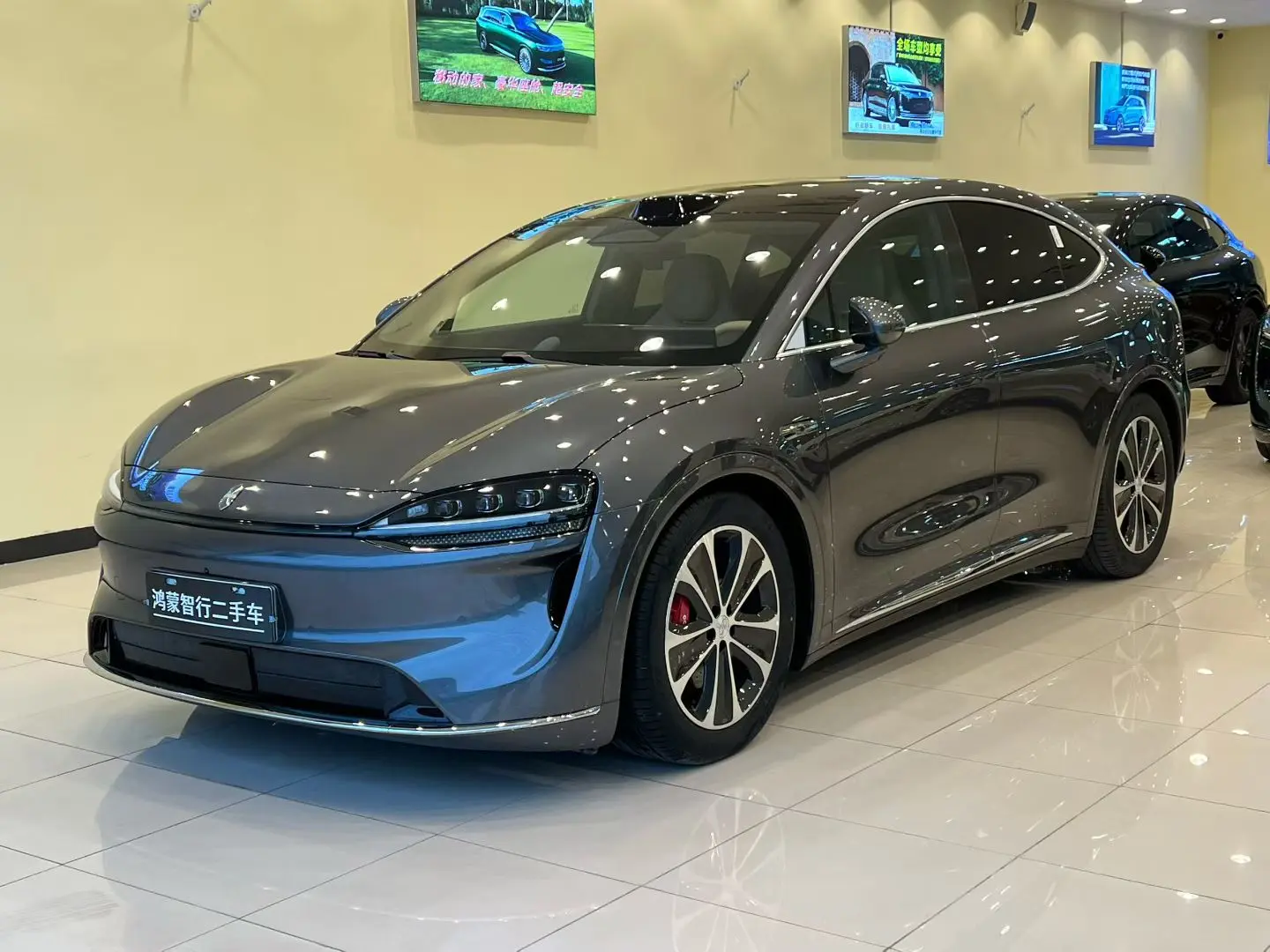 Luxeed Zhijie R7