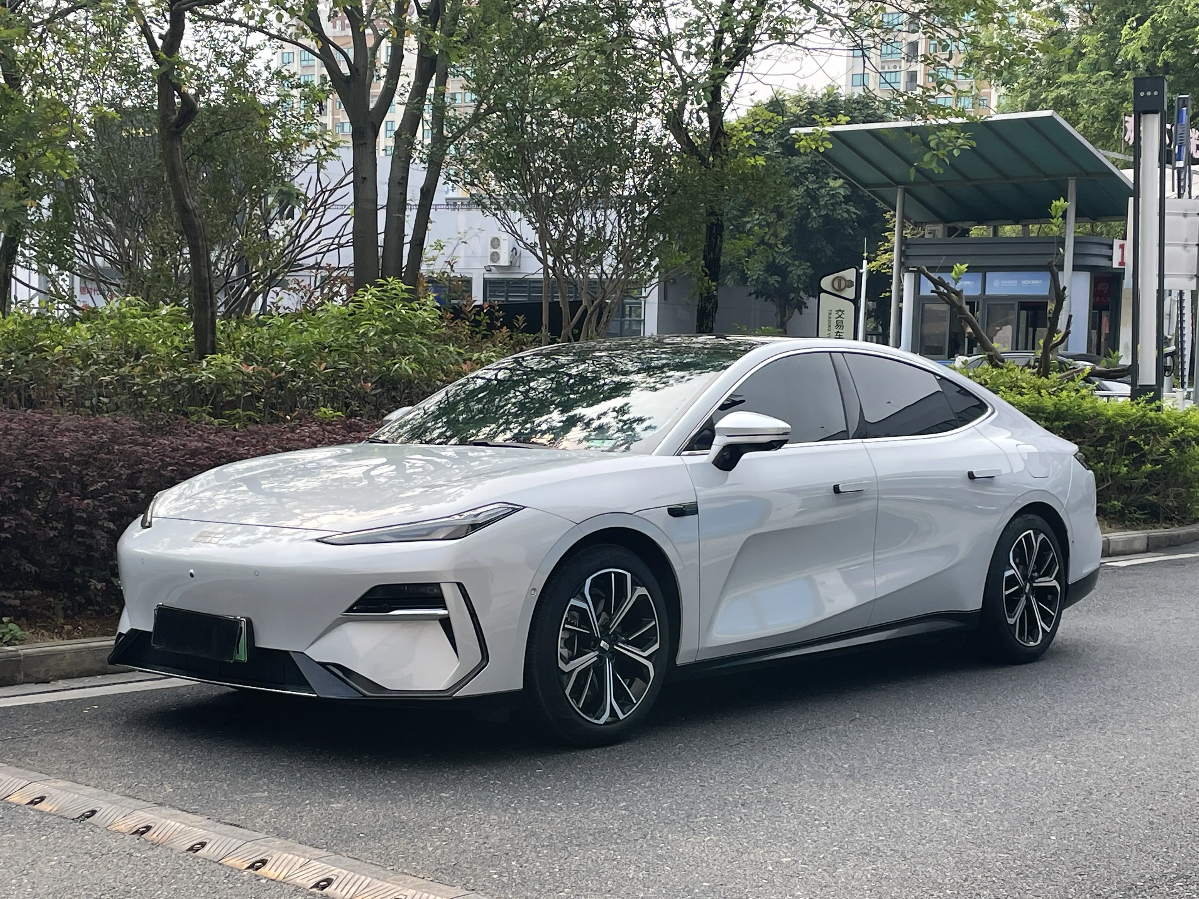 Geely Galaxy E8