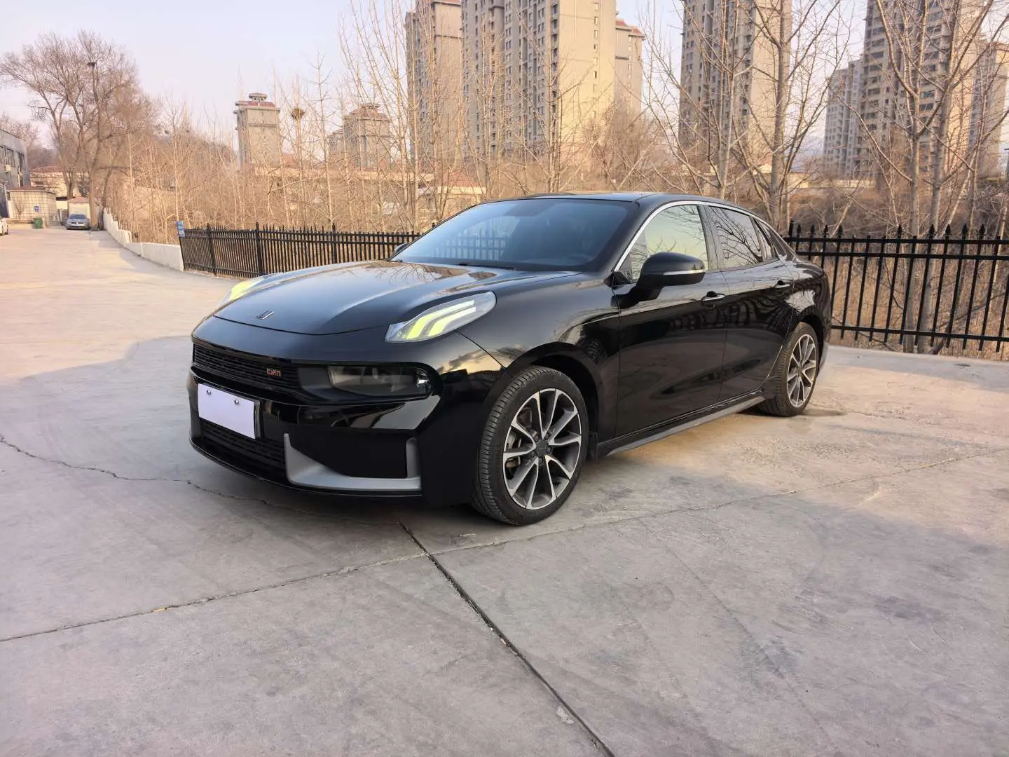 Lynk & Co 03