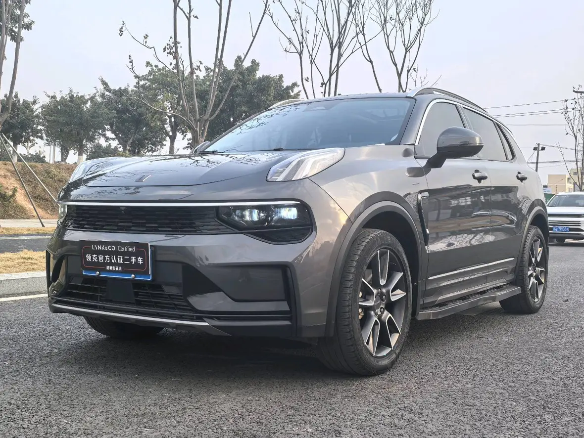 Lynk & Co 01