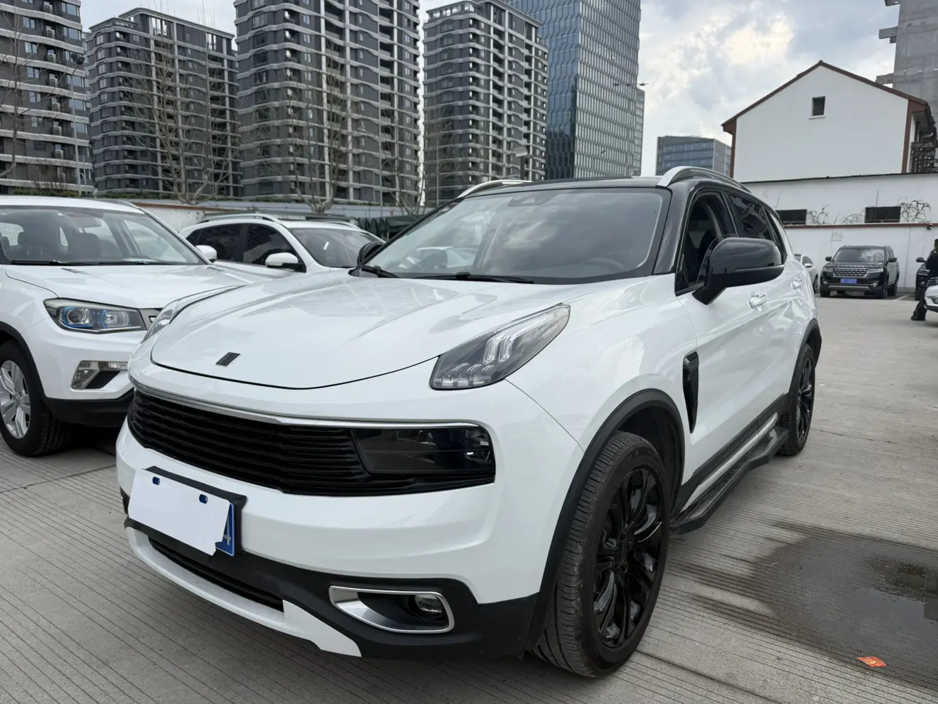 Lynk & Co 01