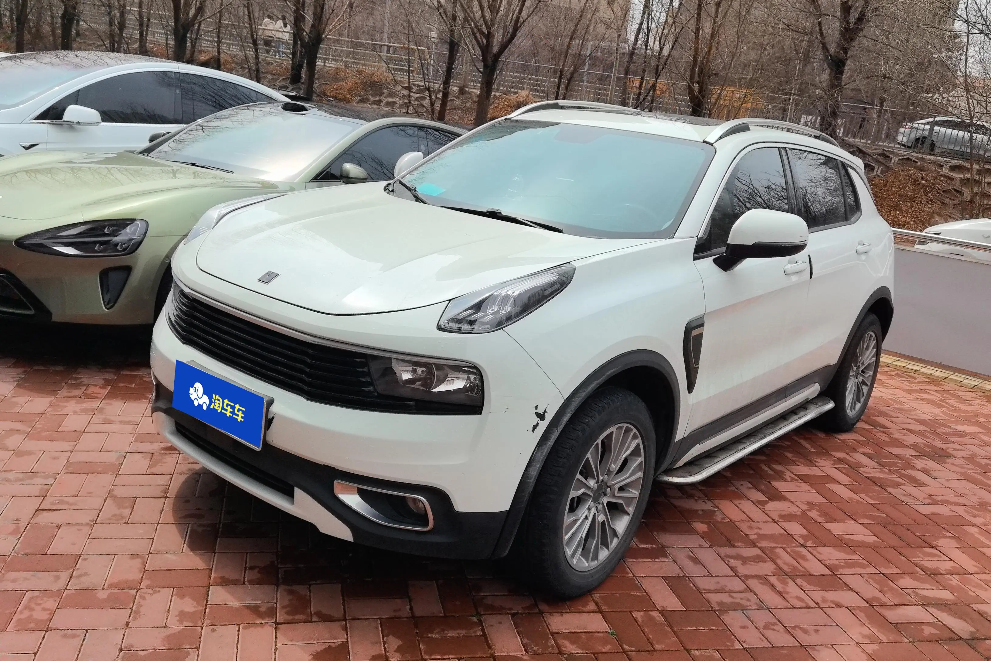 Lynk & Co 01