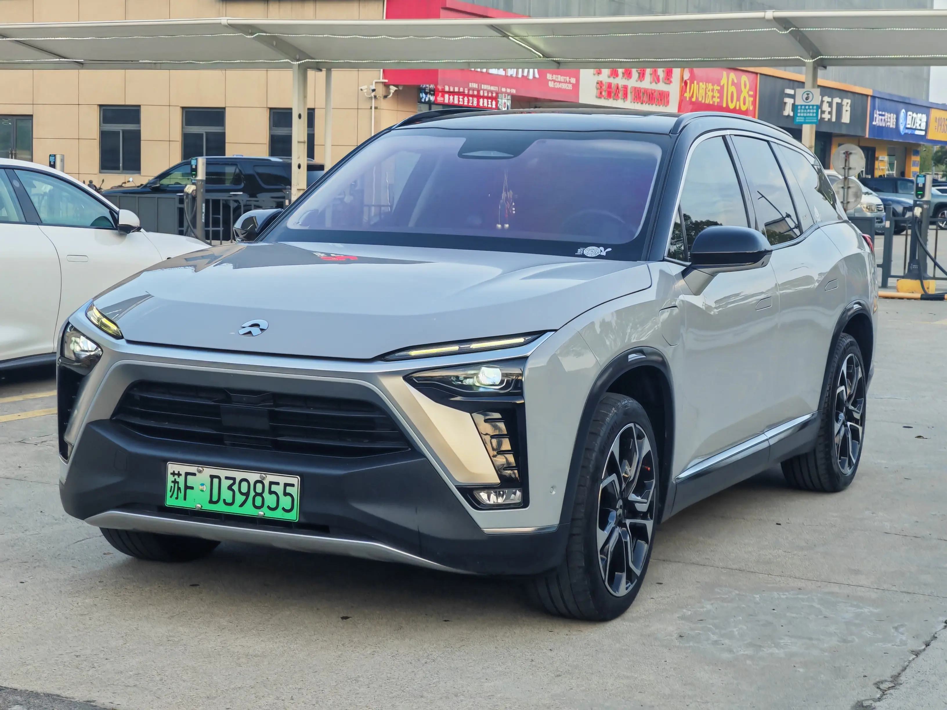 NIO ES8