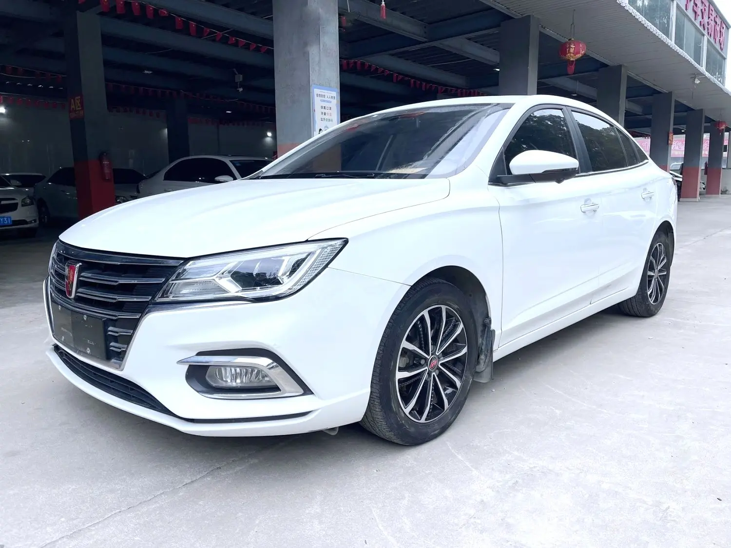 Roewe i5