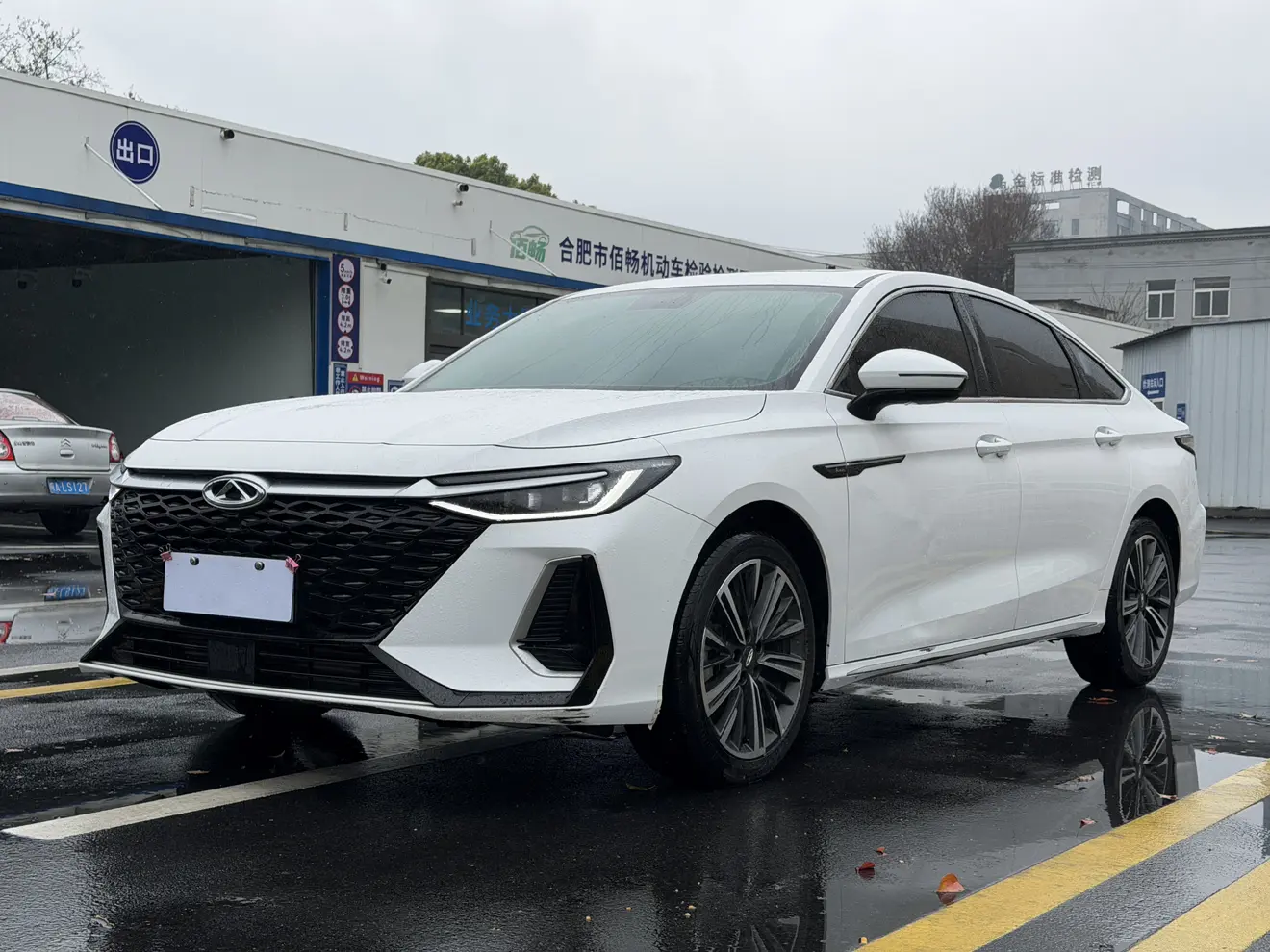 Chery Arrizo 8
