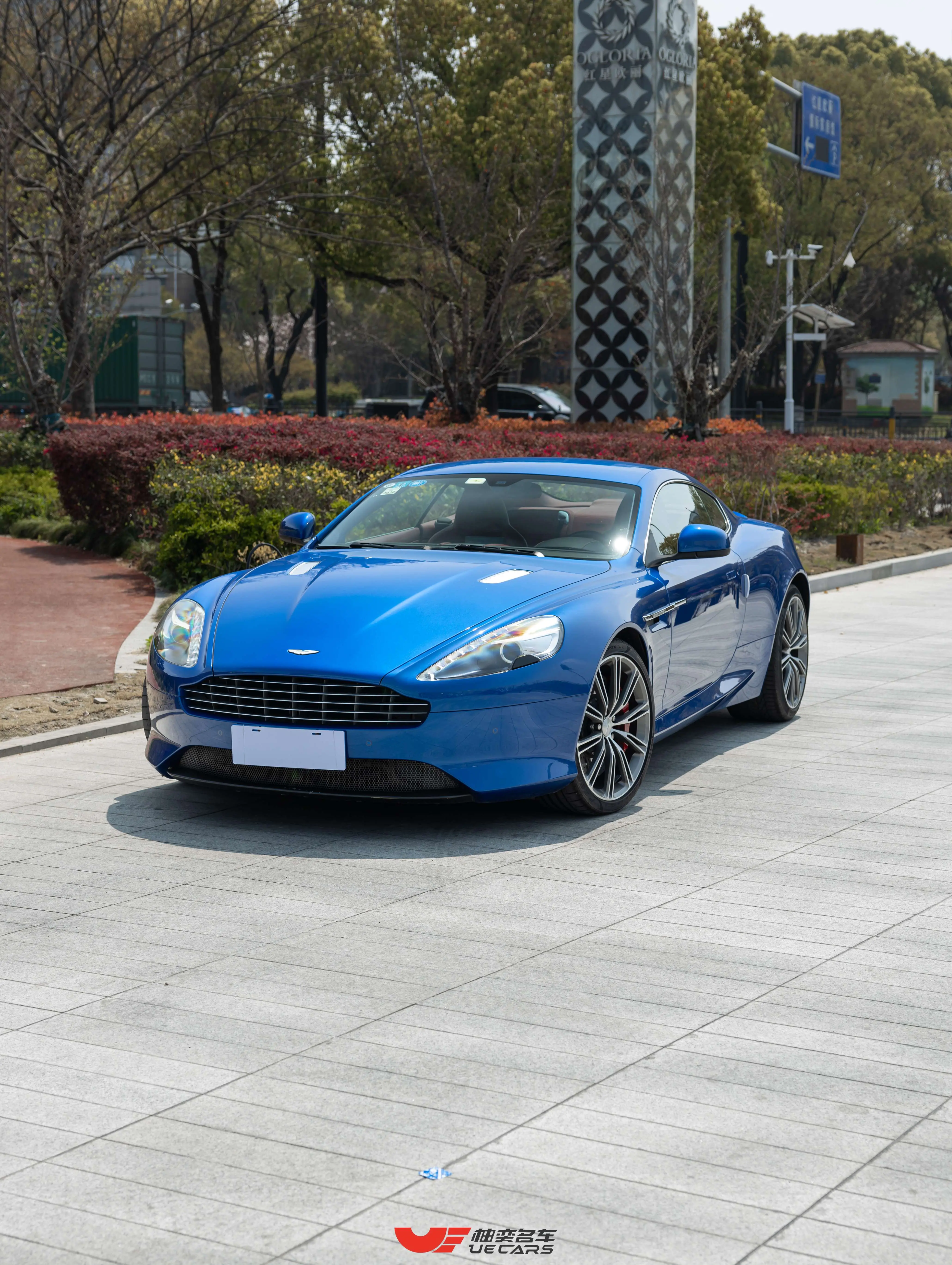 Aston Martin DB9