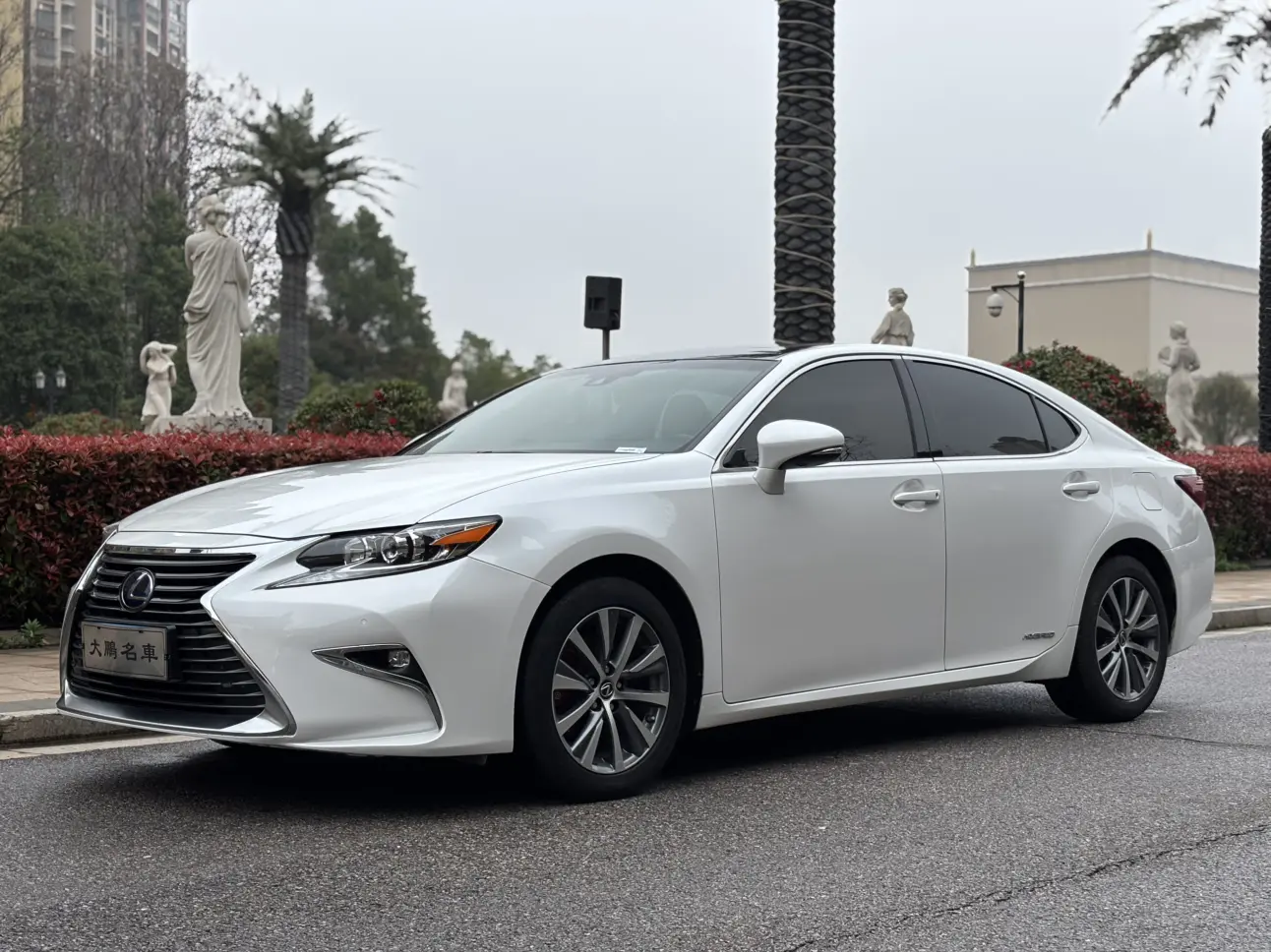 Lexus ES