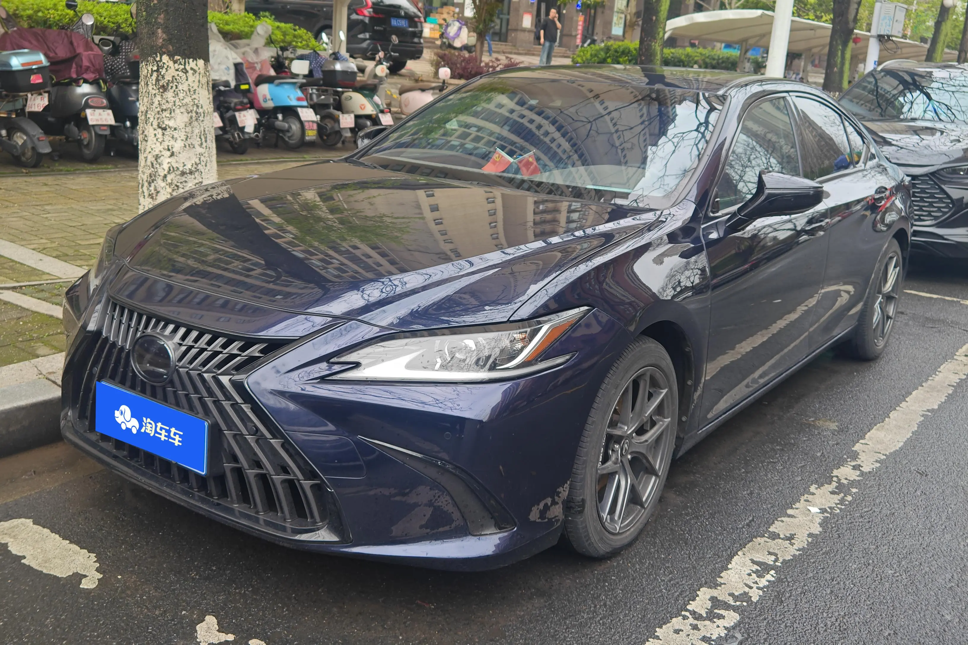 Lexus ES