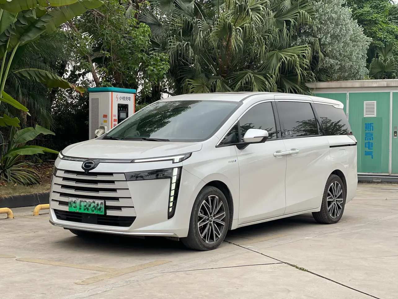 GAC Trumpchi E8 PHEV