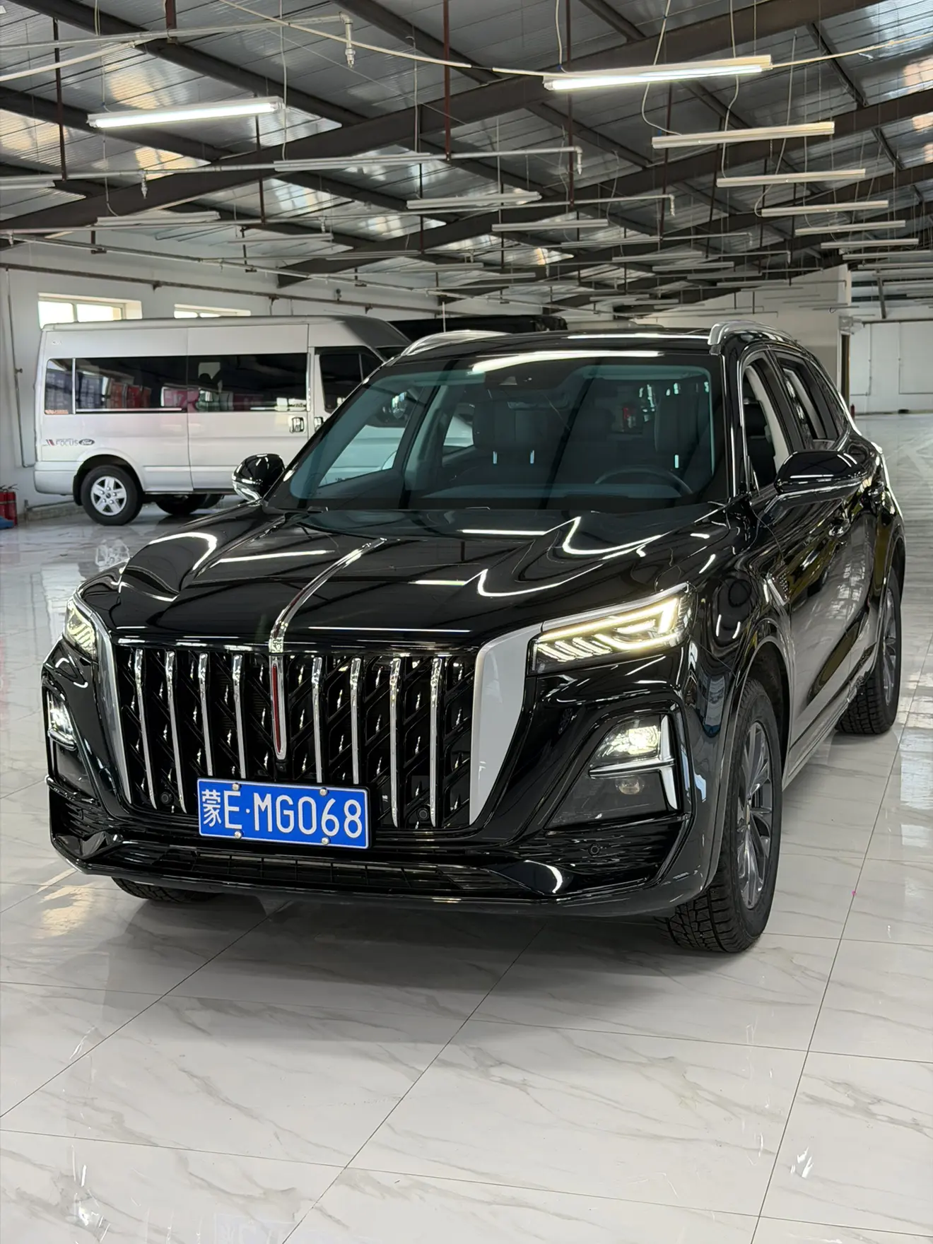 Hongqi HS5