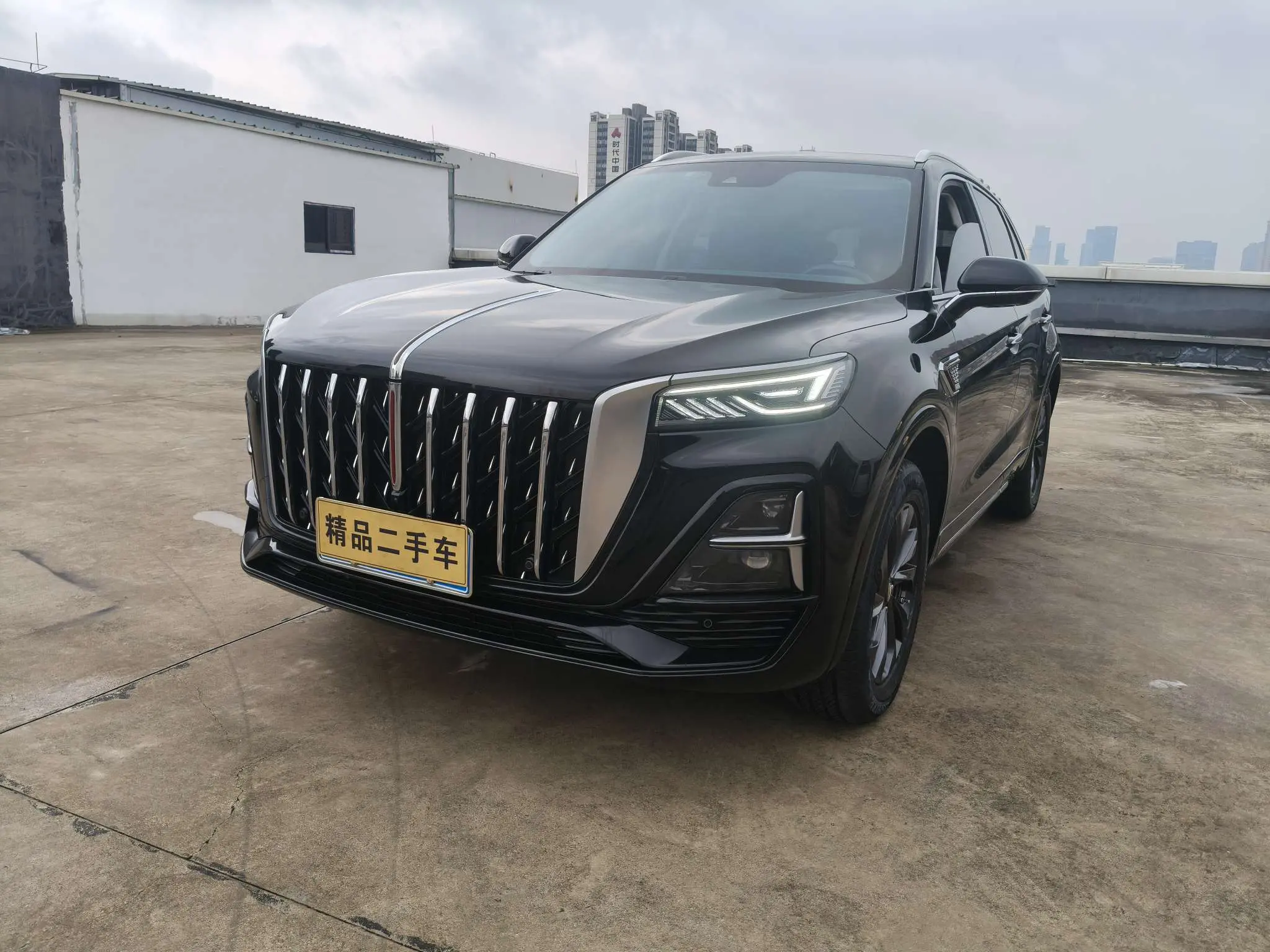 Hongqi HS5