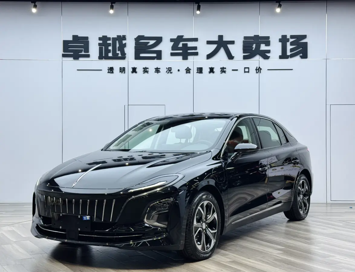 Hongqi E-QM5