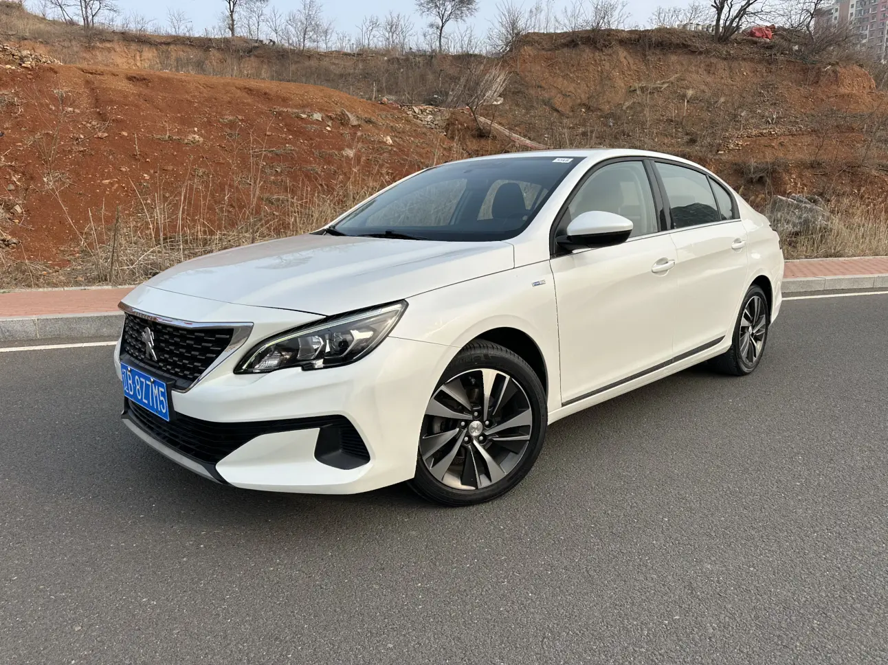 Peugeot 408