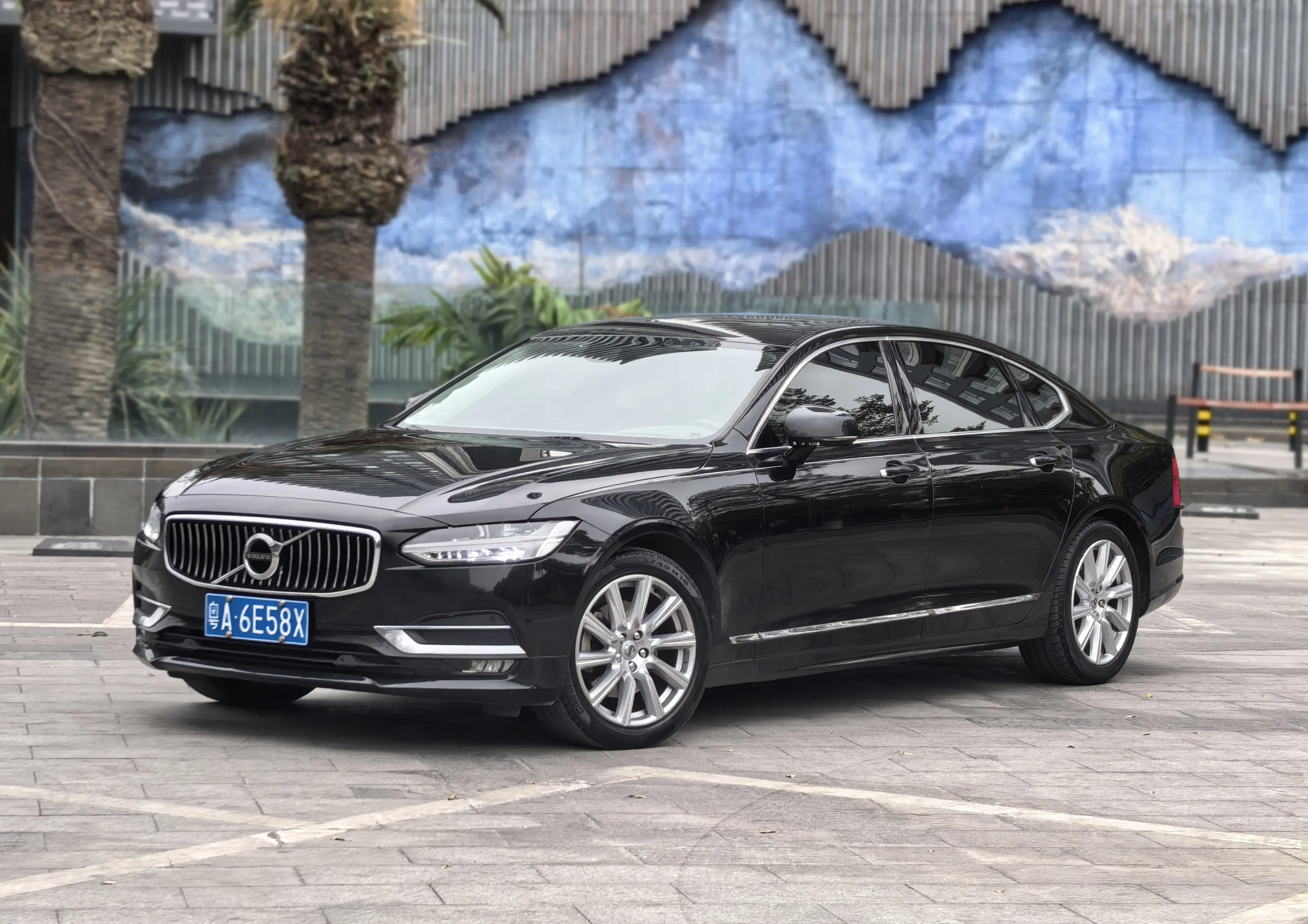 Volvo S90