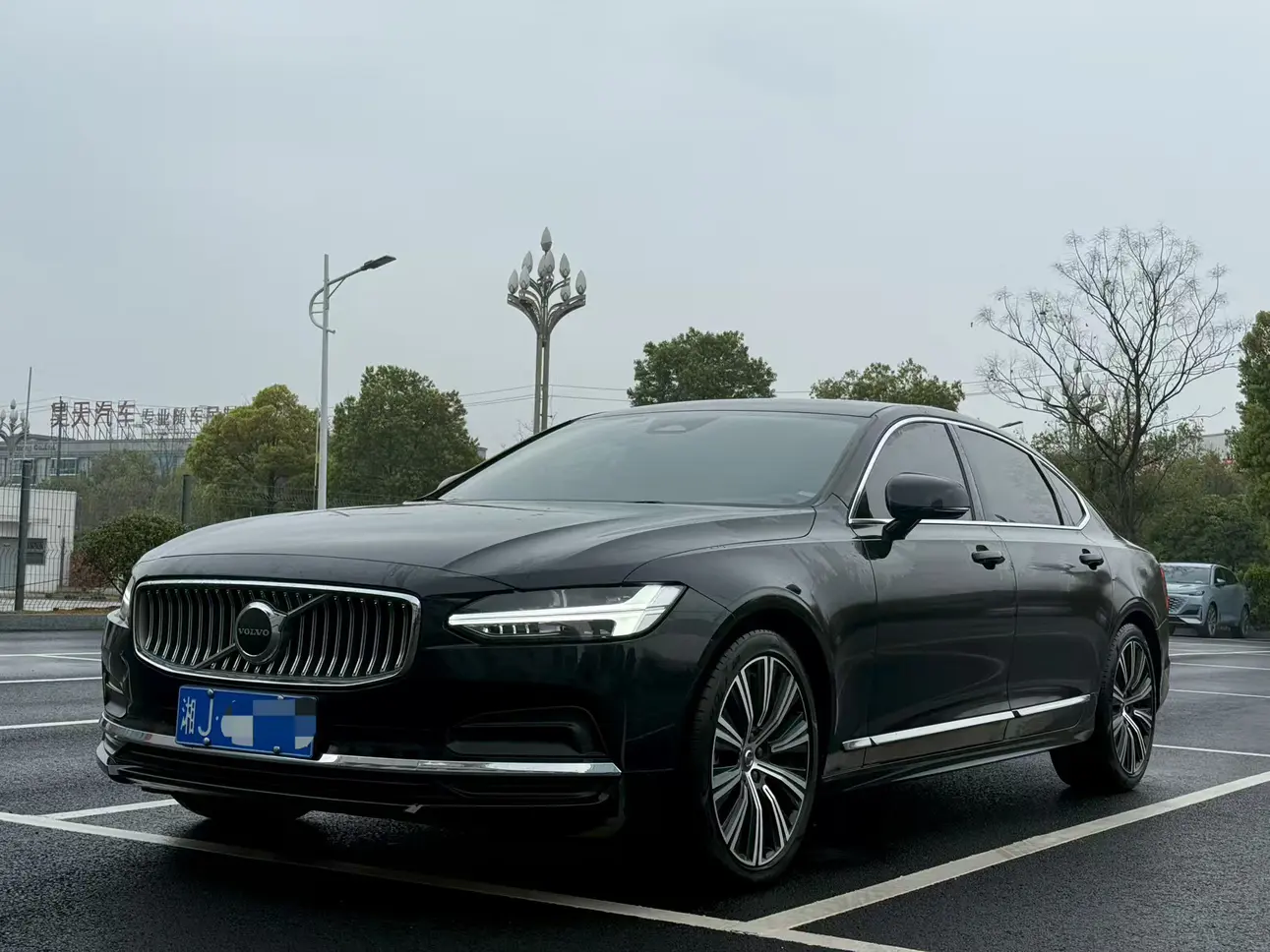 Volvo S90