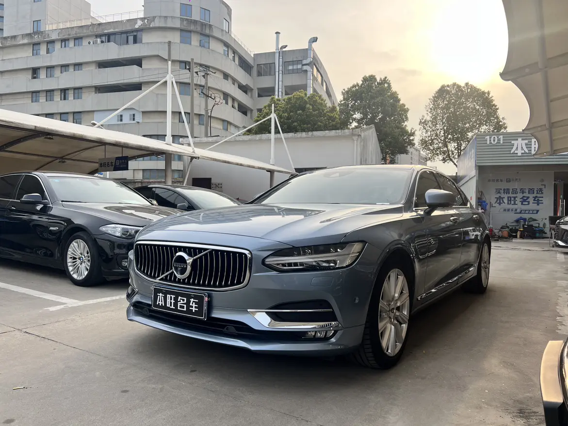 Volvo S90