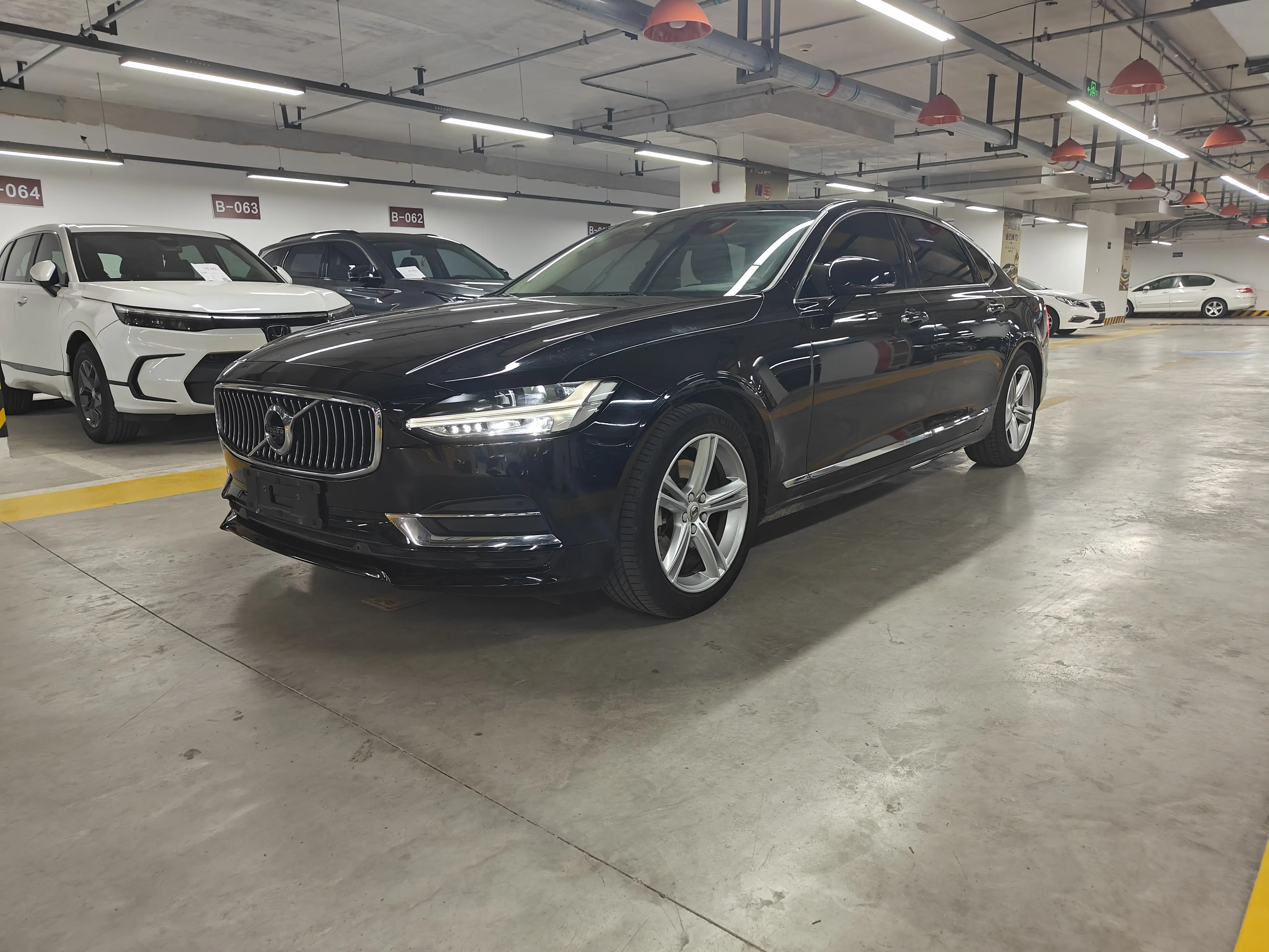 Volvo S90