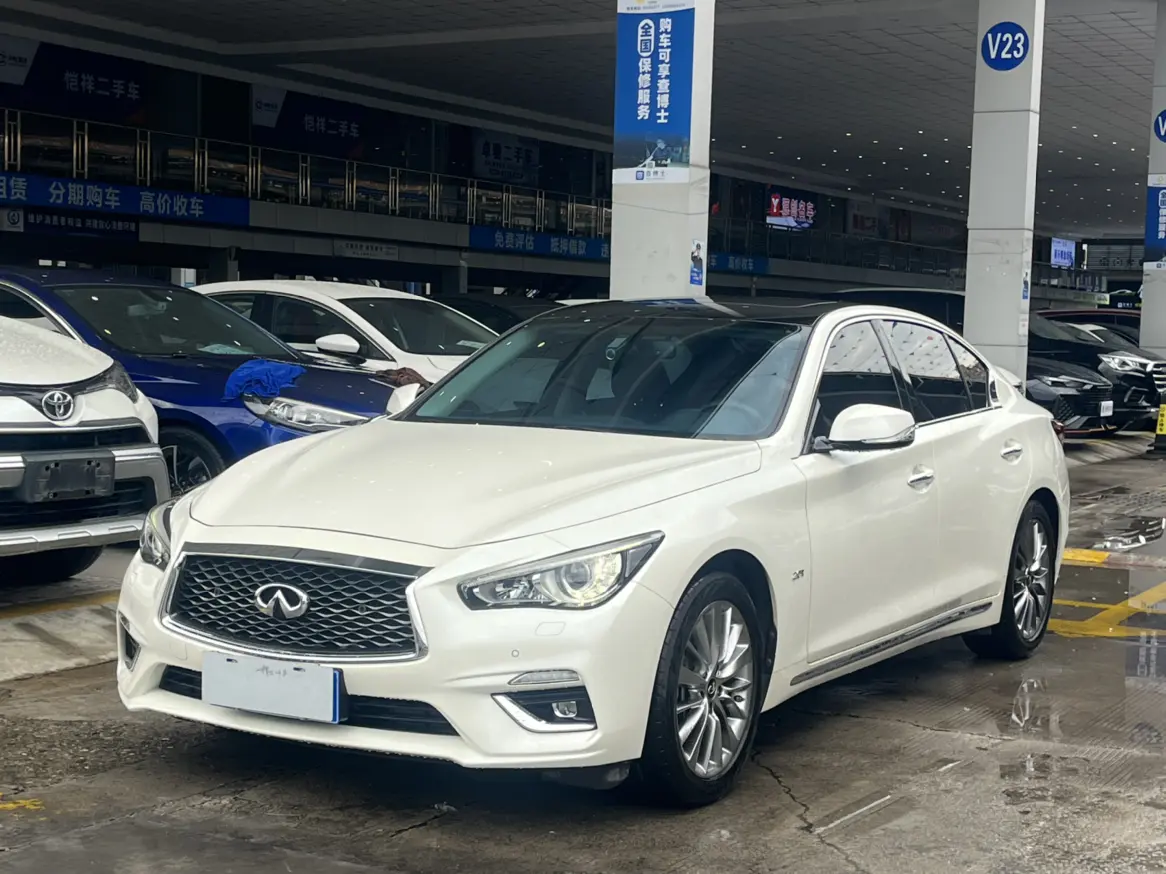 Infiniti Q50L