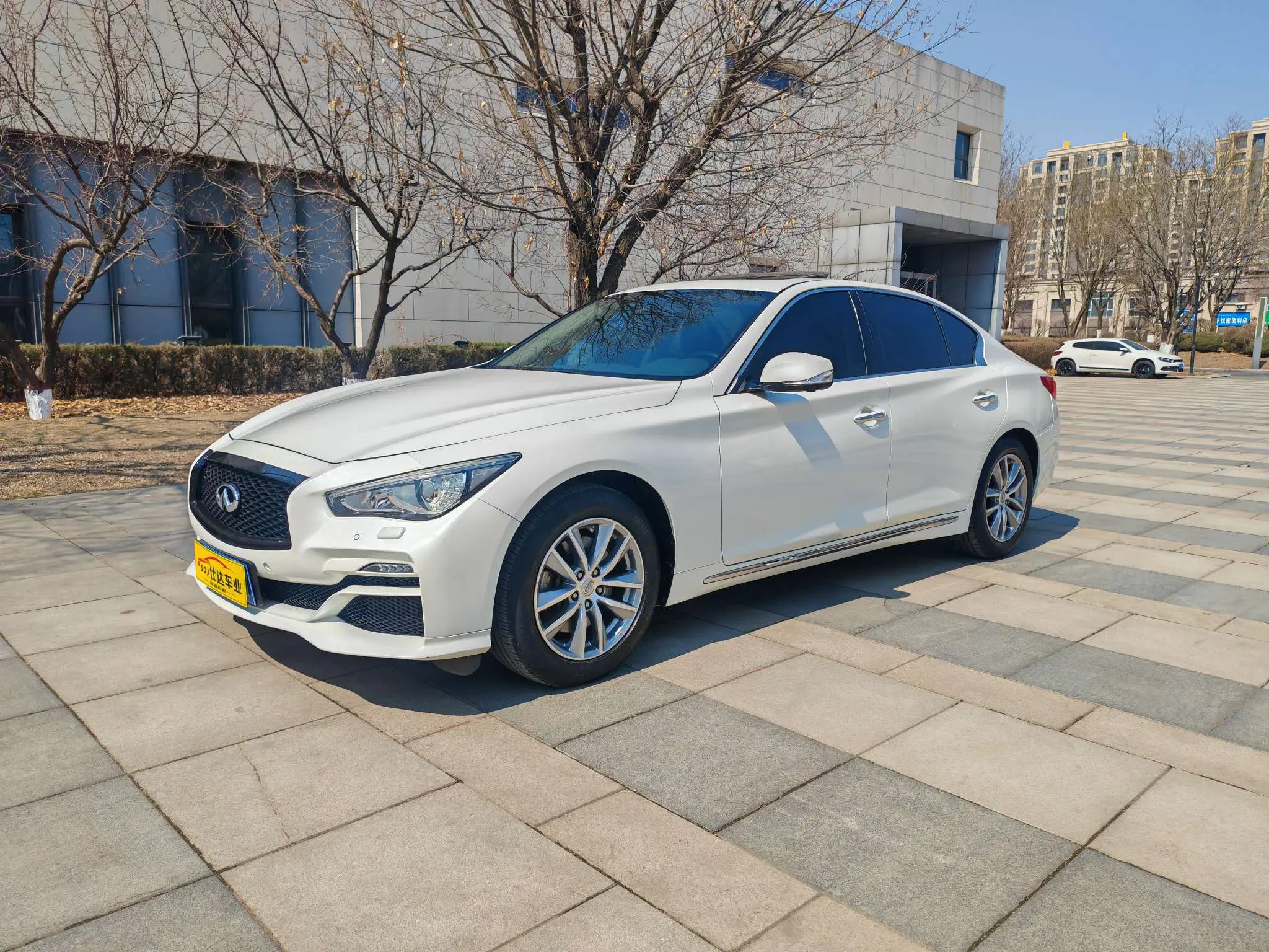 Infiniti Q50L