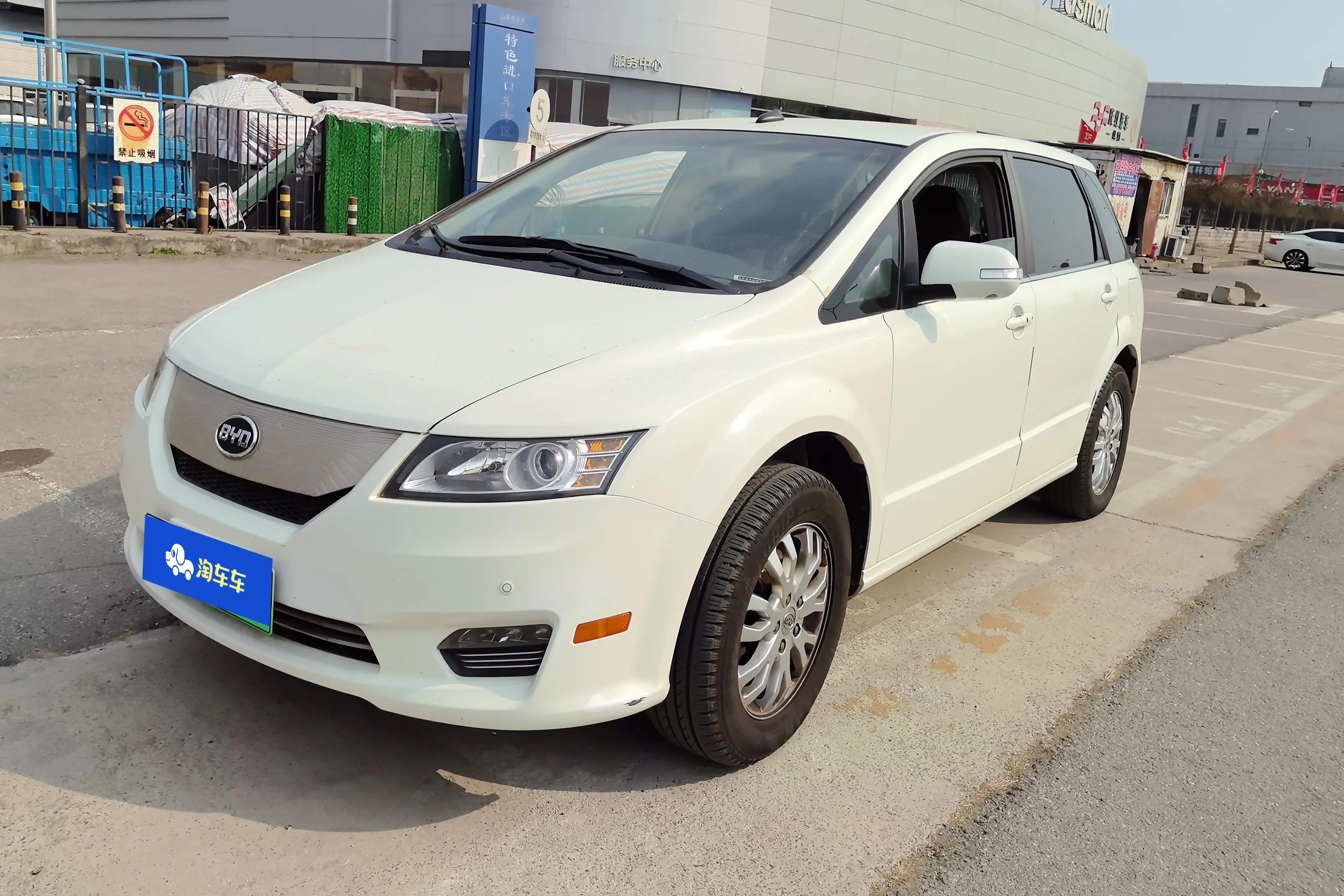 BYD e6