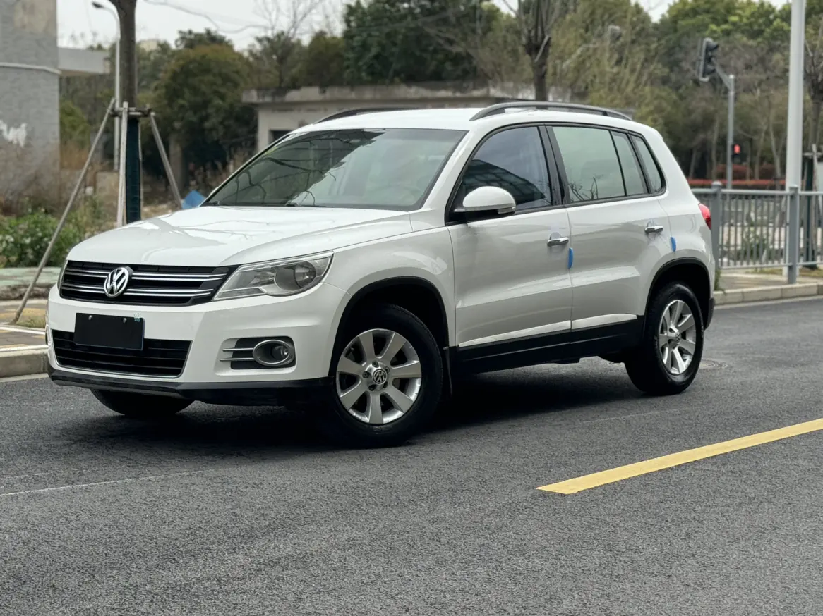 Volkswagen Tiguan (Tharu)