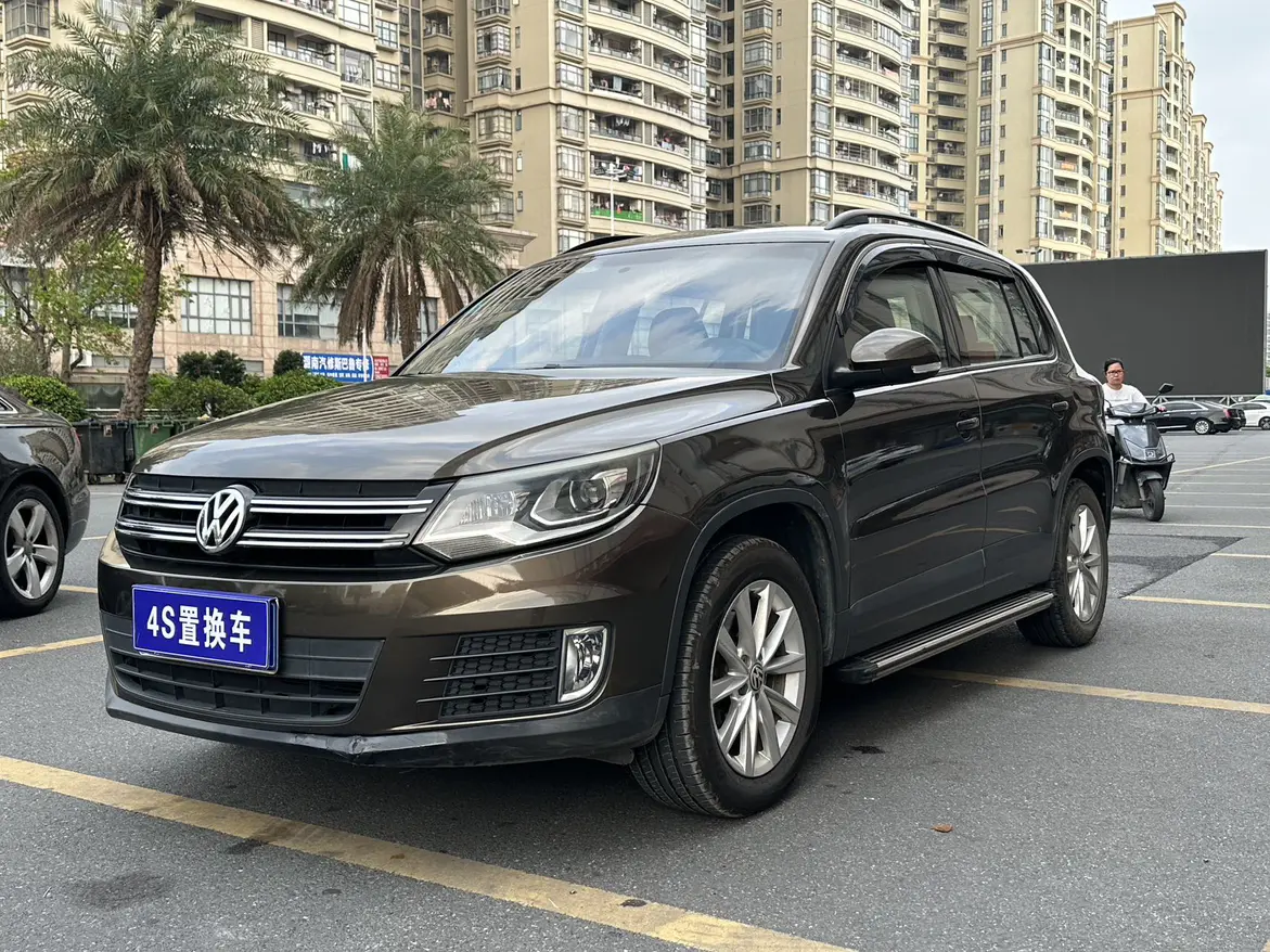 Volkswagen Tiguan (Tharu)