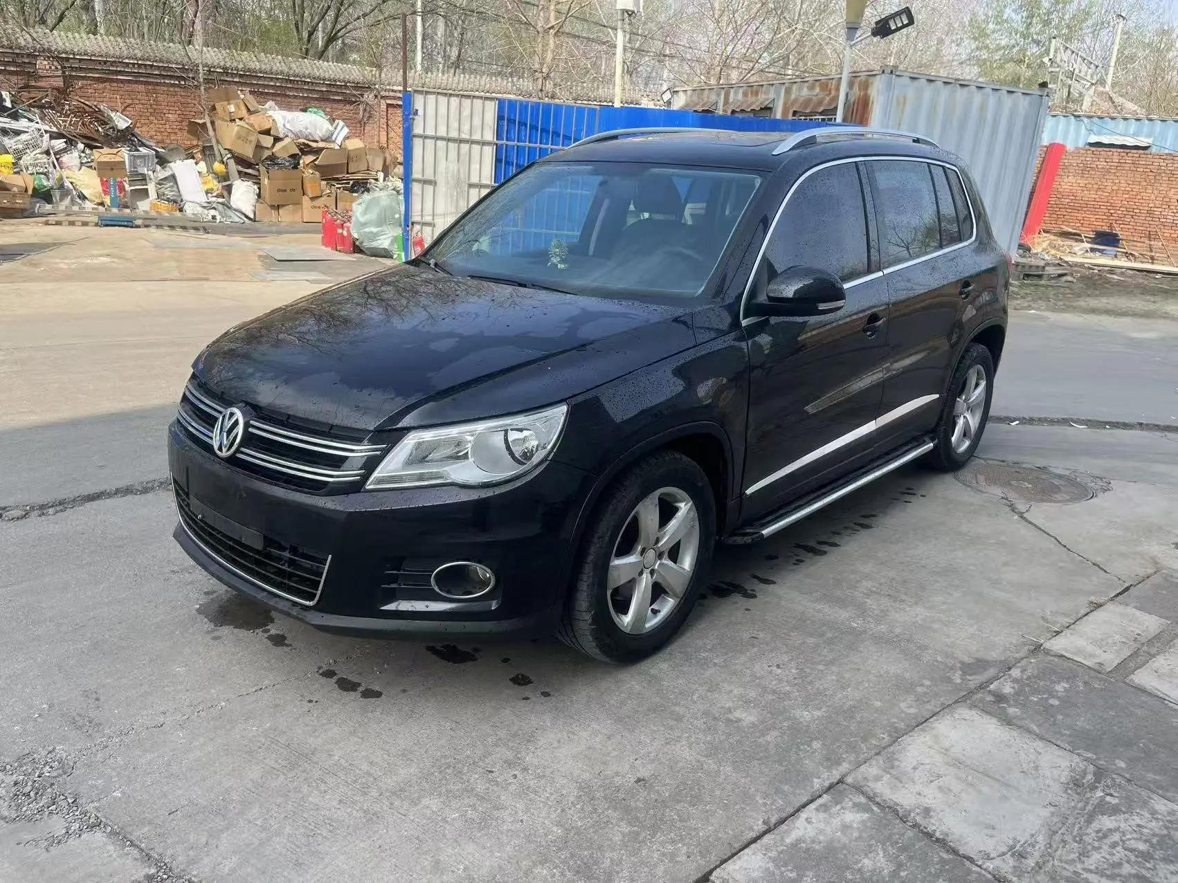 Volkswagen Tiguan (Tharu)