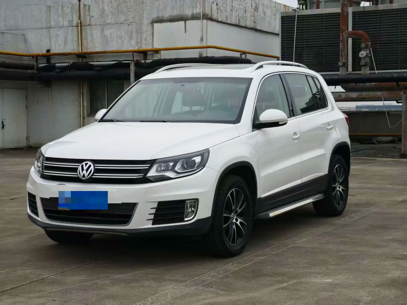 Volkswagen Tiguan (Tharu)