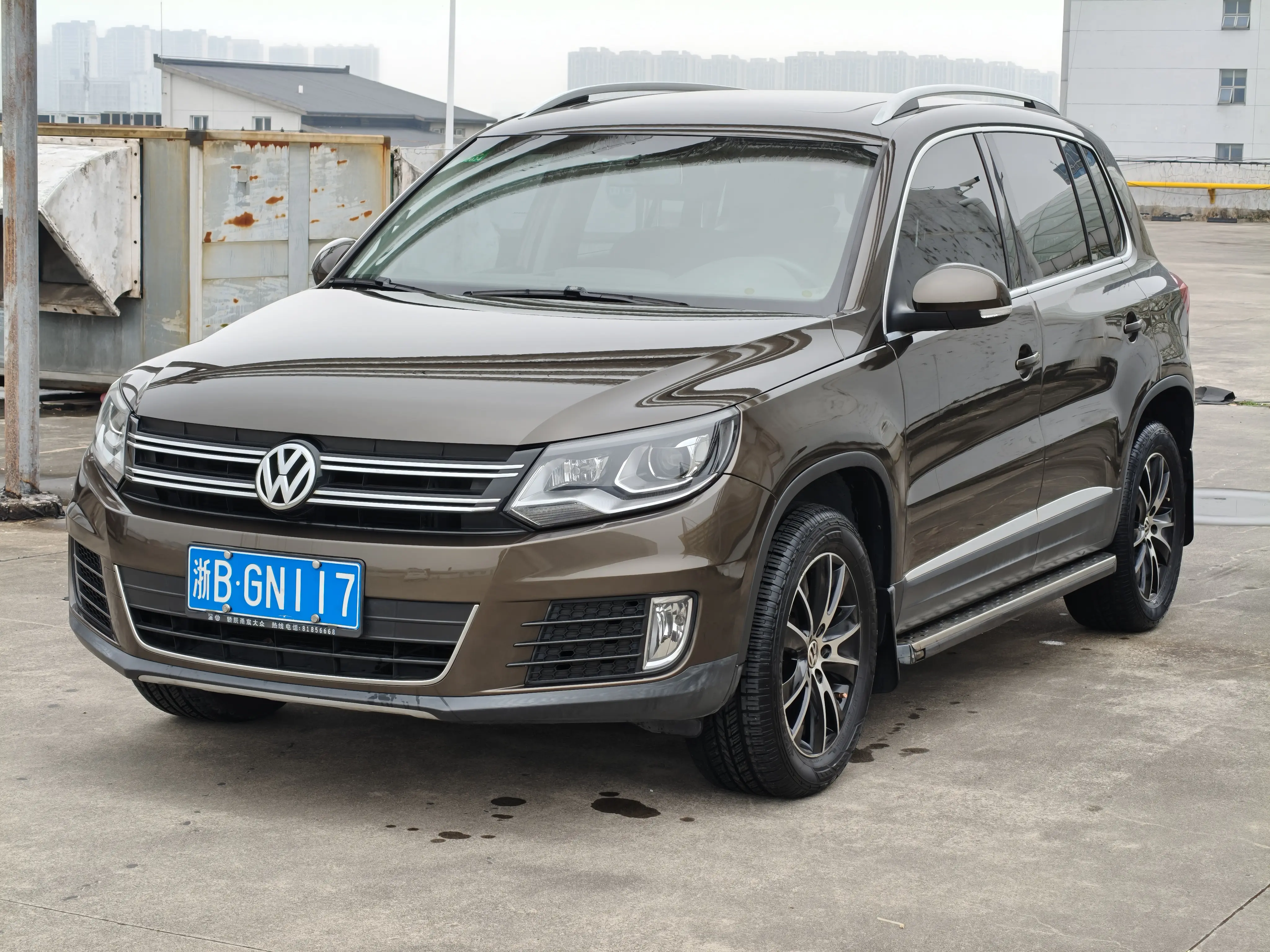 Volkswagen Tiguan (Tharu)