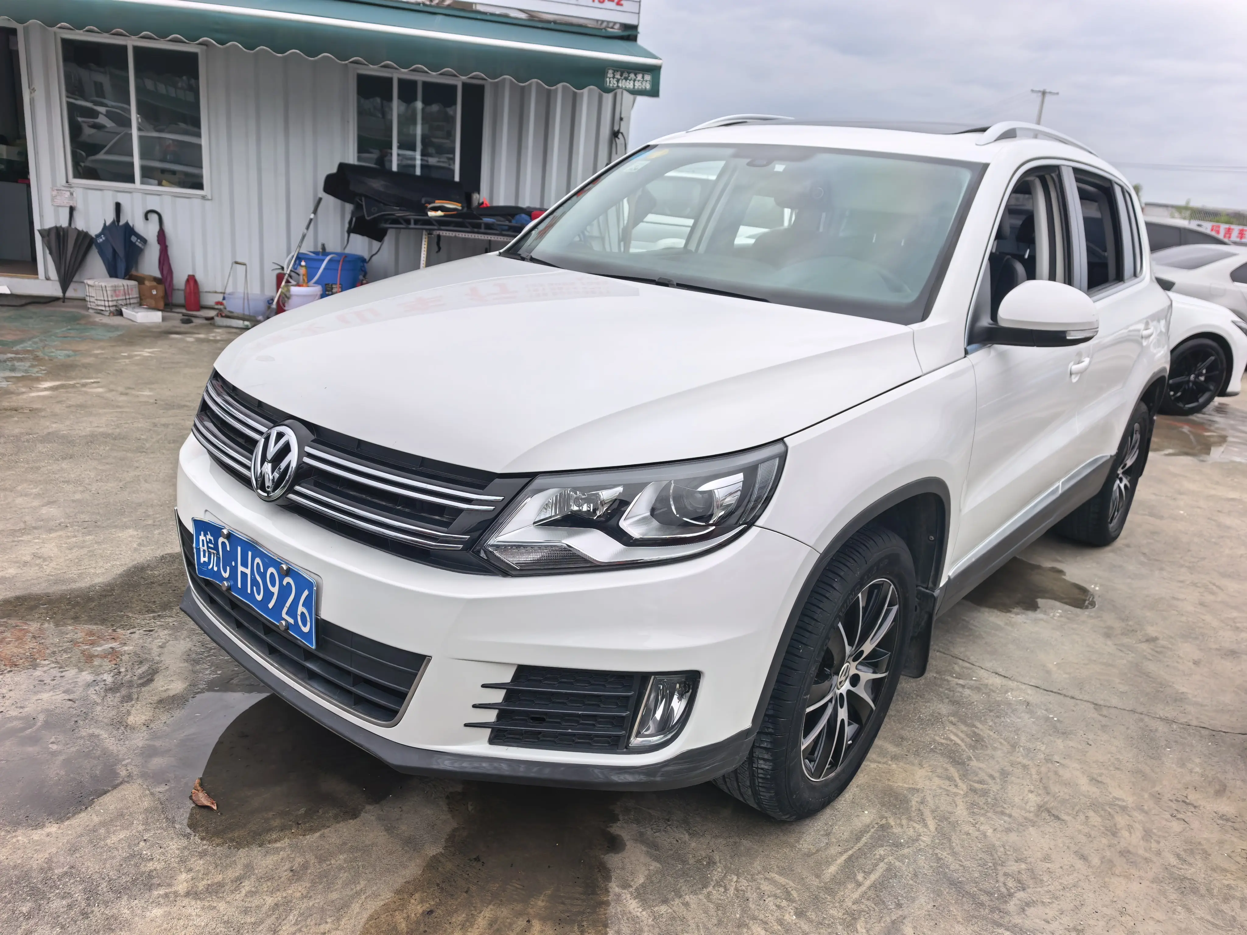 Volkswagen Tiguan (Tharu)