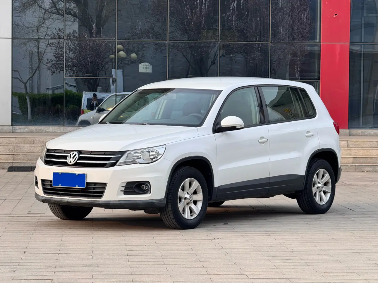 Volkswagen Tiguan (Tharu)