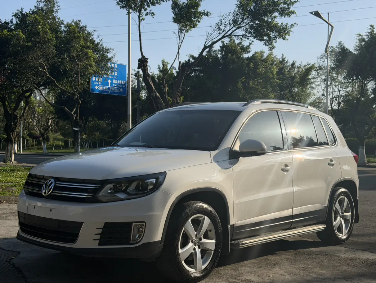 Volkswagen Tiguan (Tharu)