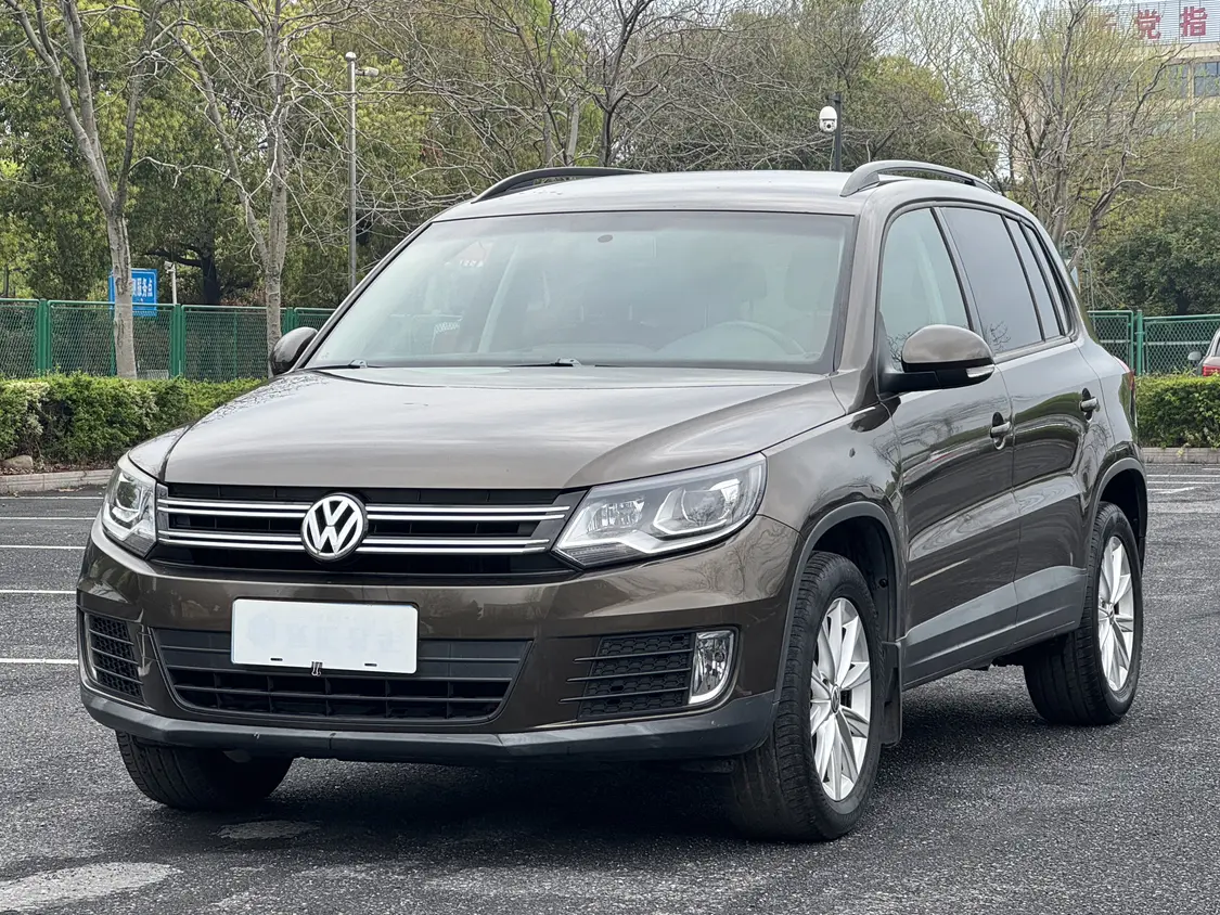 Volkswagen Tiguan (Tharu)