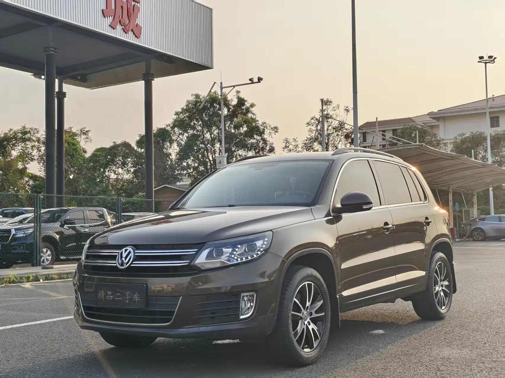 Volkswagen Tiguan (Tharu)