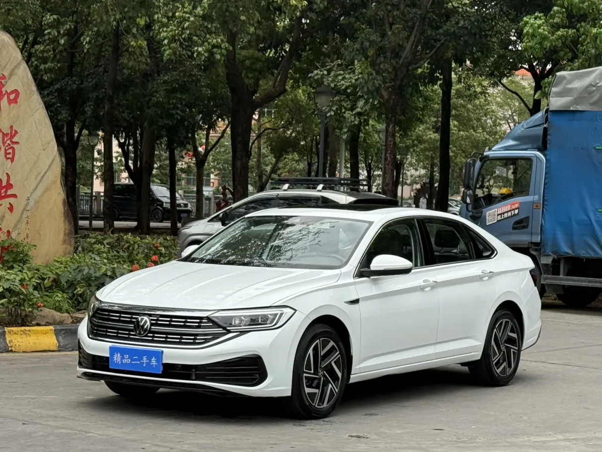 Volkswagen Sagitar