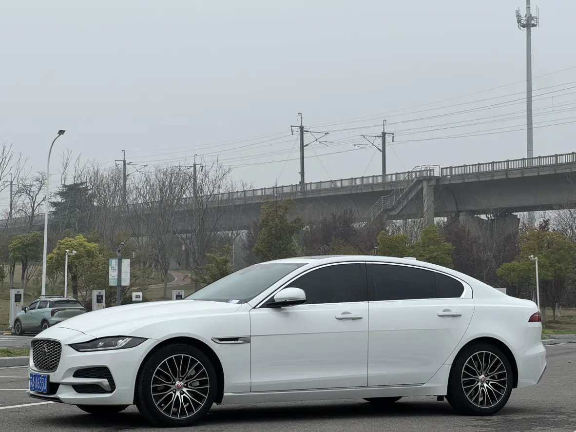 Jaguar XEL