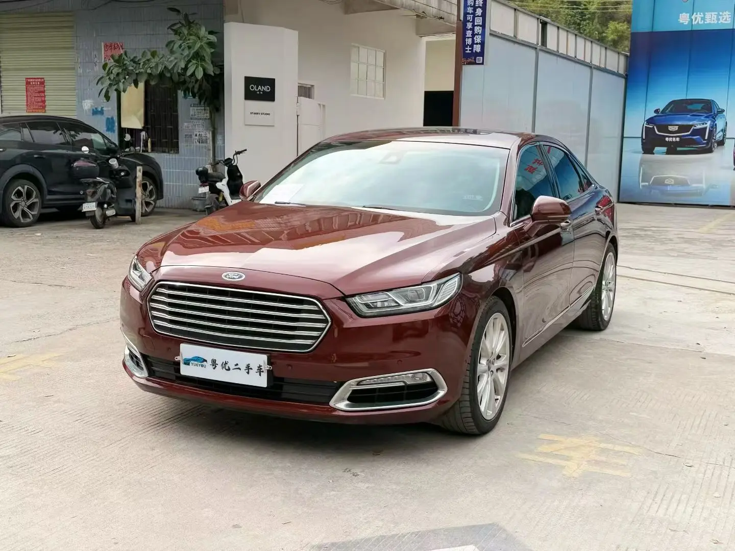 Ford Taurus
