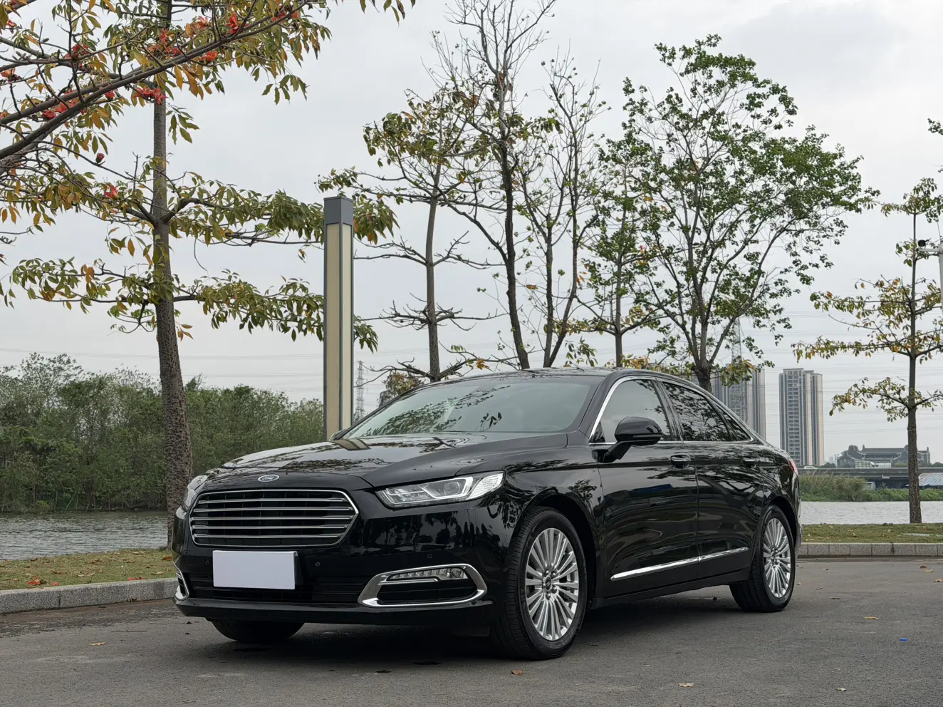 Ford Taurus