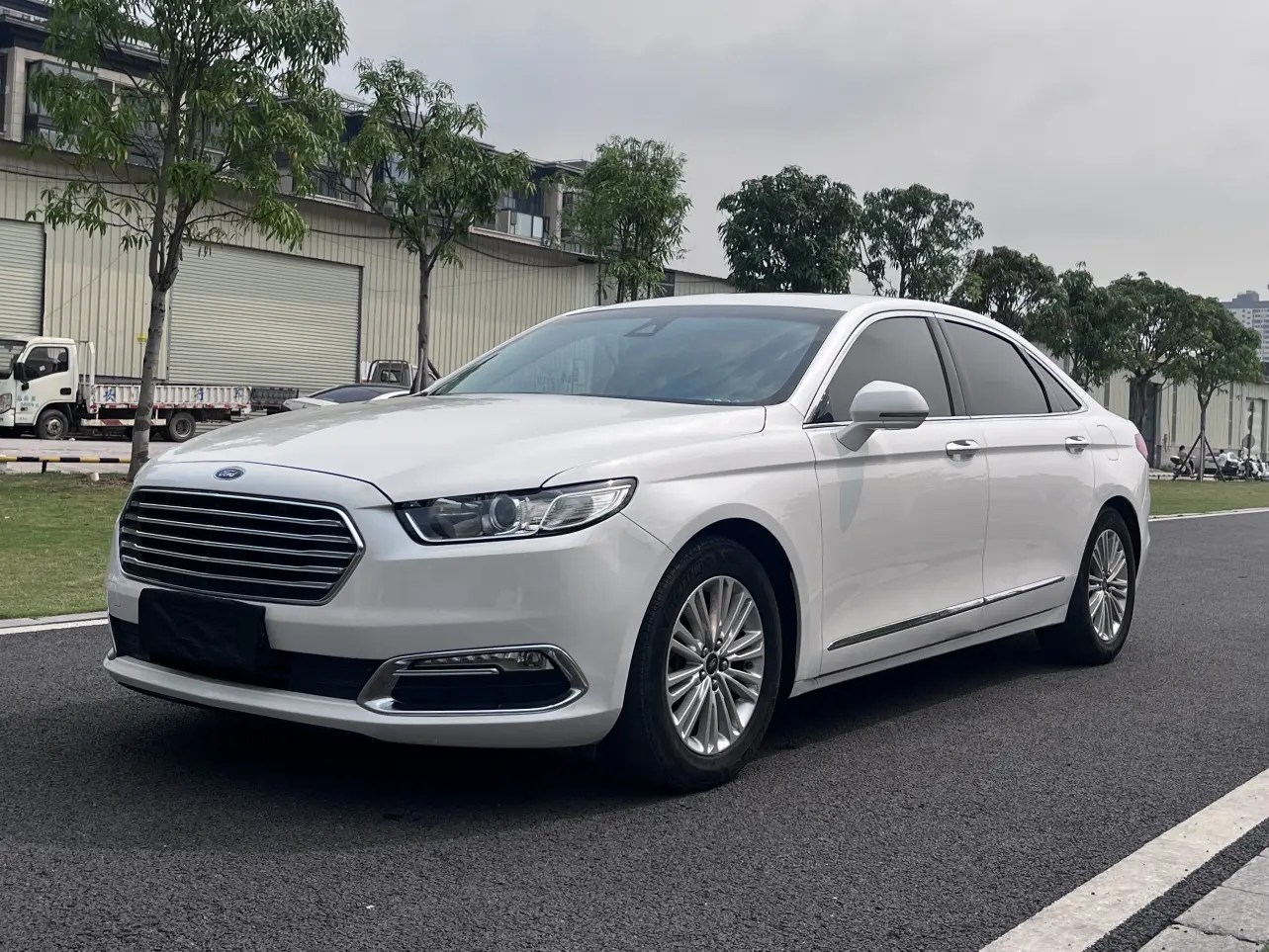 Ford Taurus