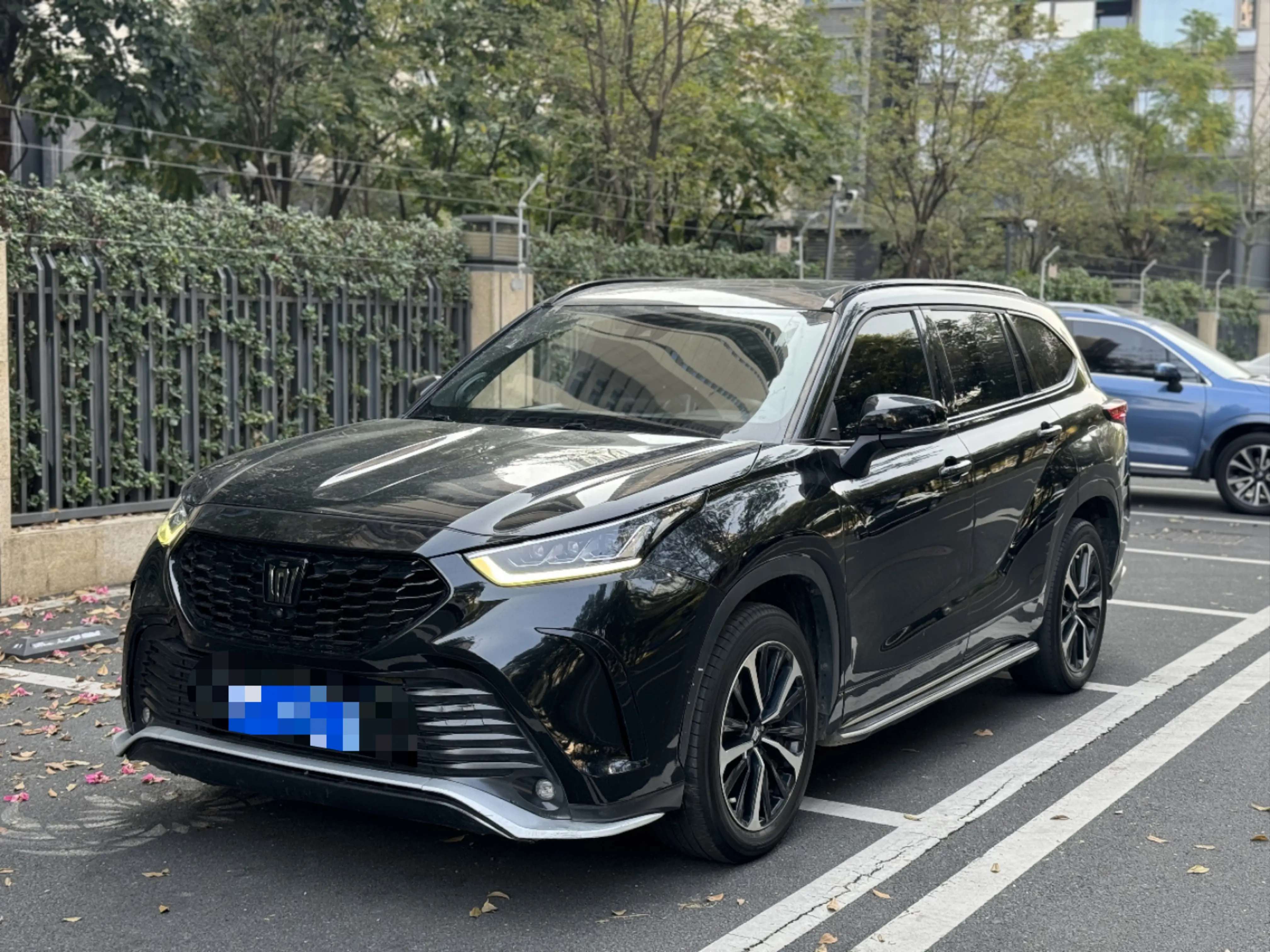 Toyota Crown Kluger