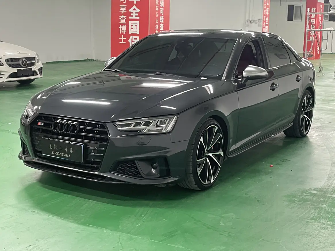Audi S4